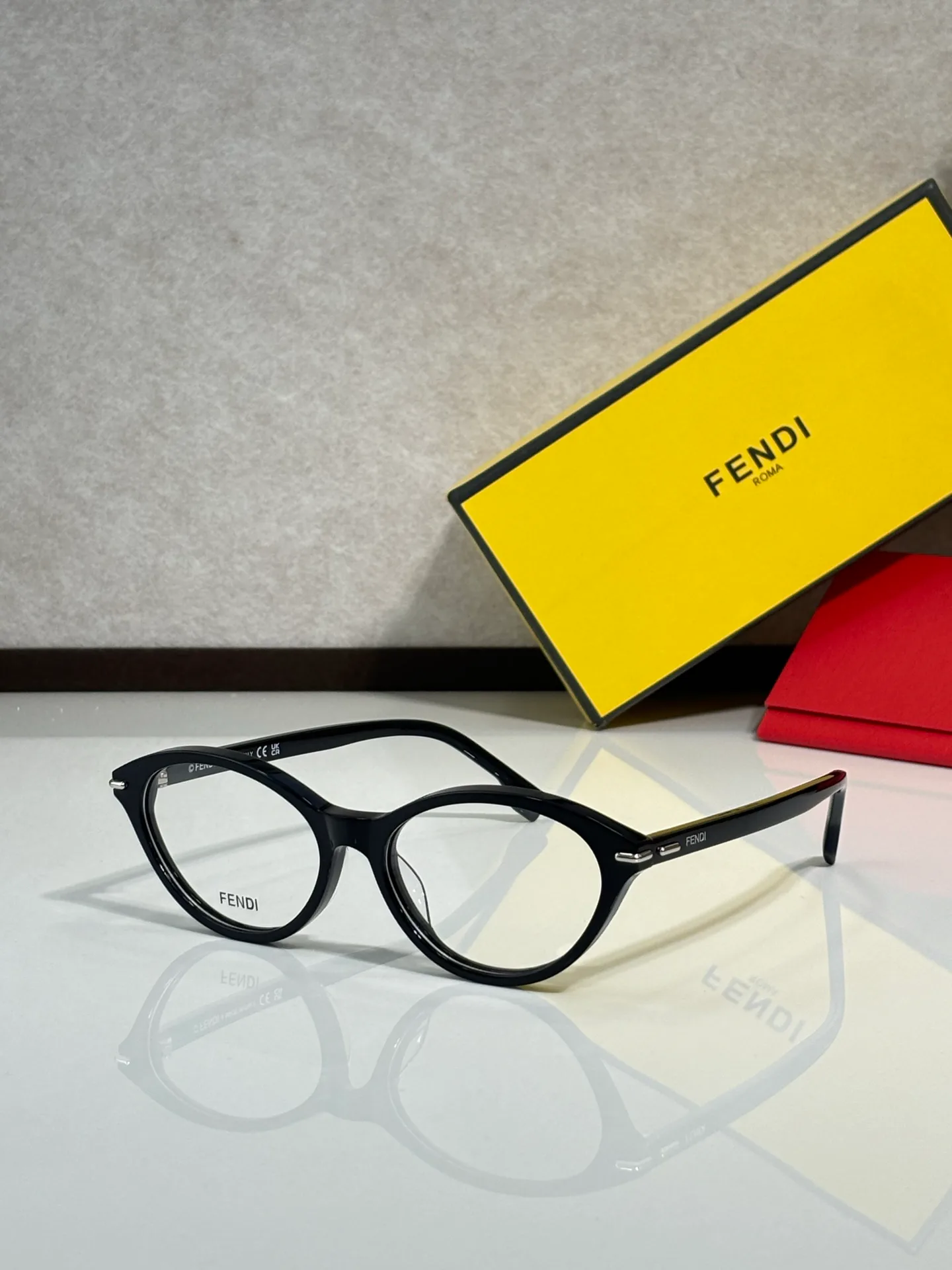 Glasses FENDI 18490171