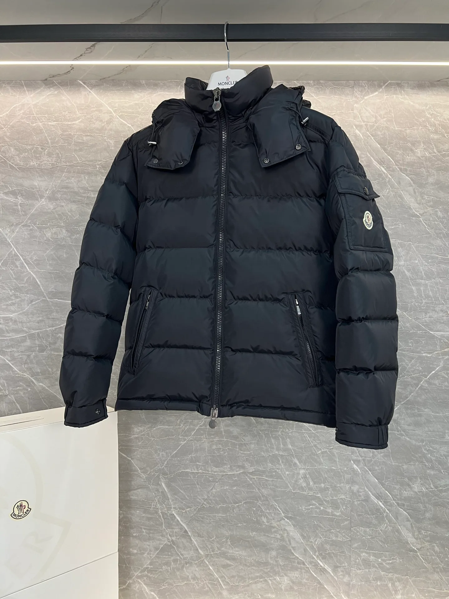Куртки И Пуховики Мужские Moncler 18599876