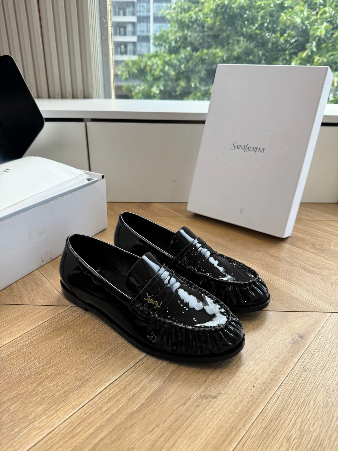 Women's Loafers And Moccasins SAINT LAURENT 17569103
