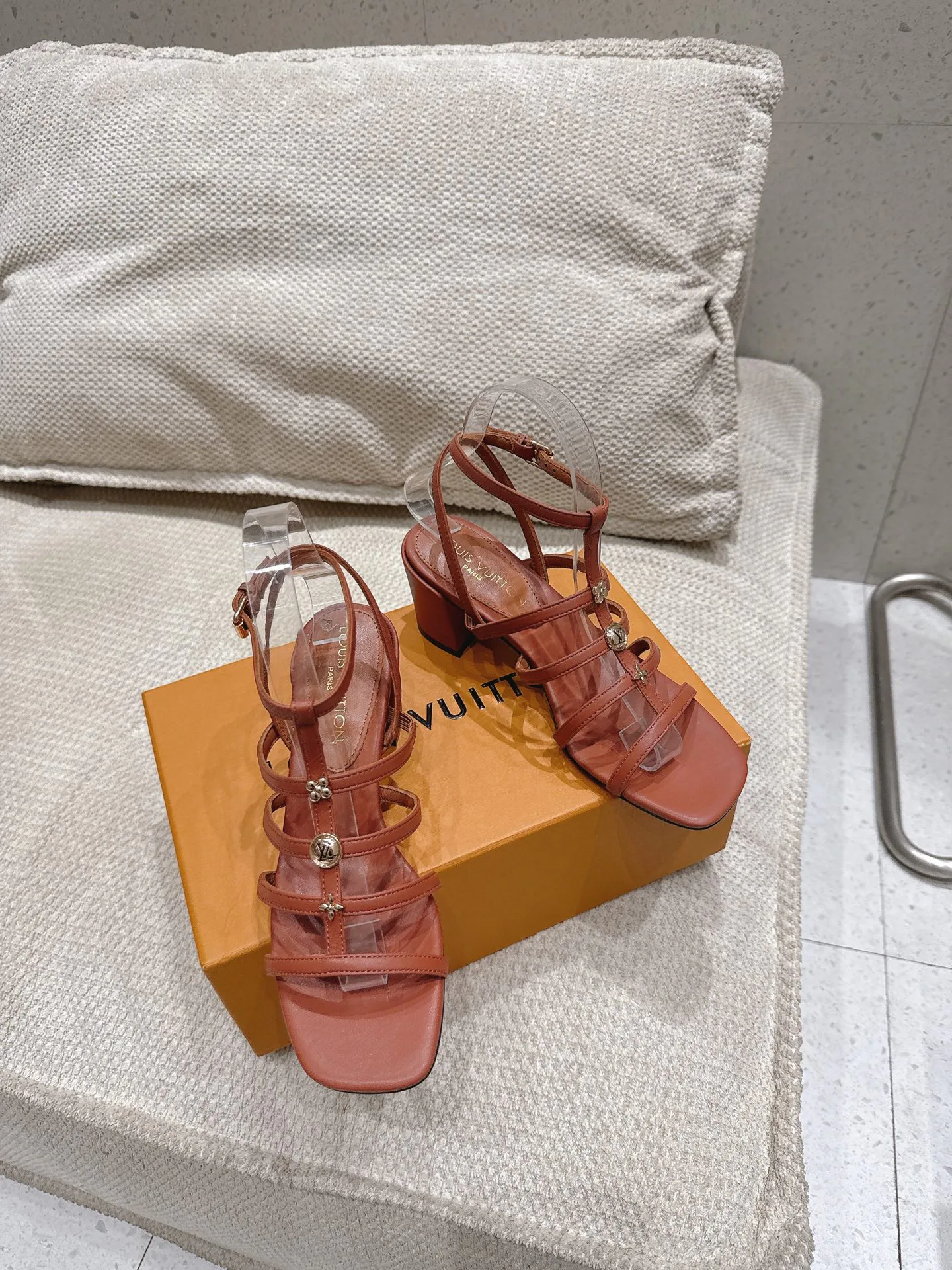 Women's Open-Toe Sandals LOUIS VUITTON 17524784