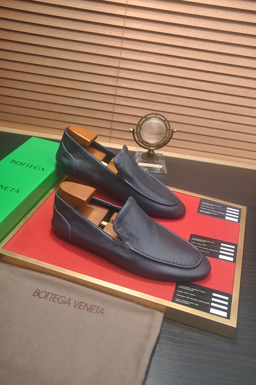 Men's Loafers And Dress Shoes BOTTEGA VENETA 17182681