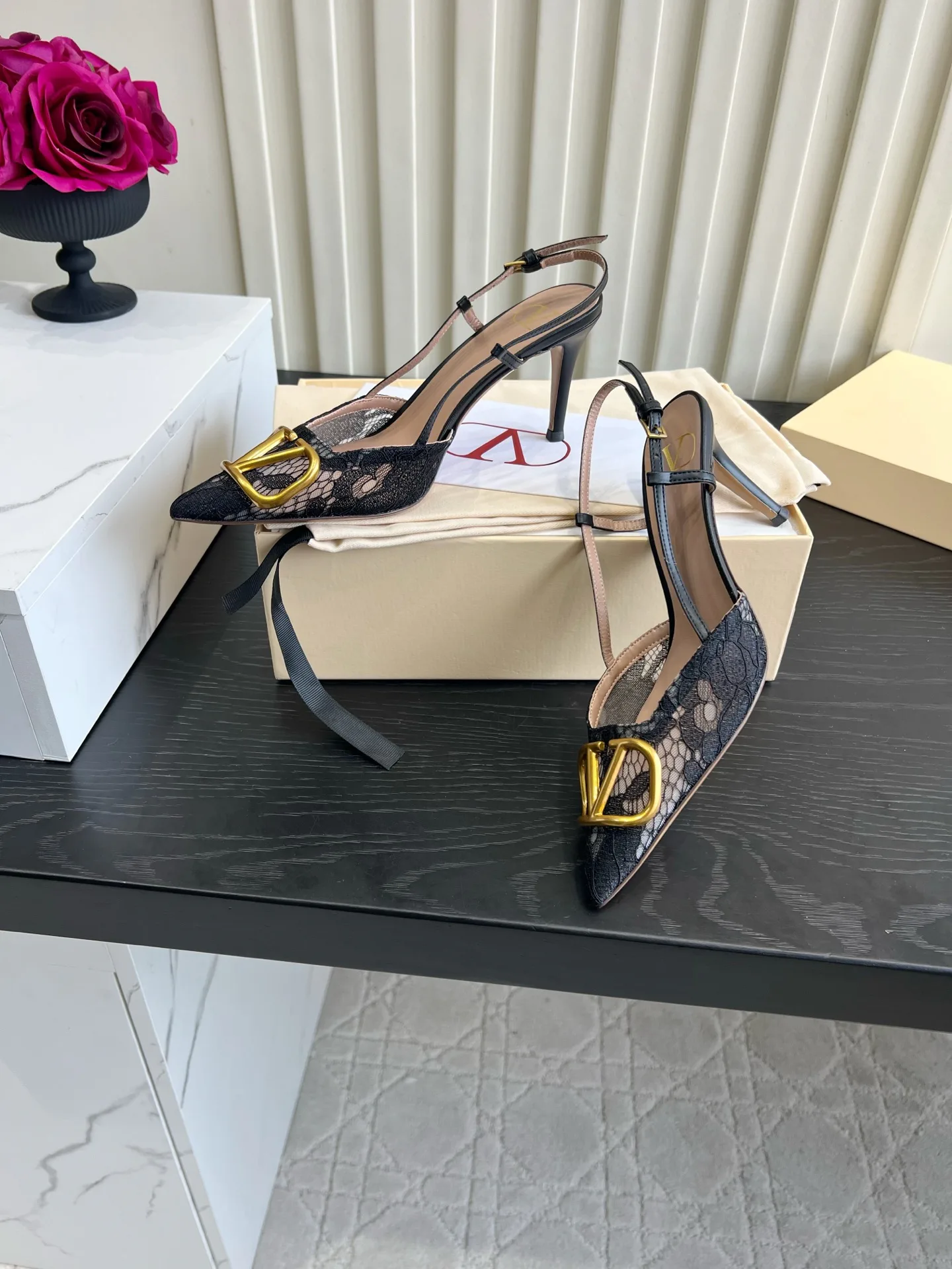 Women's Open-Toe Sandals VALENTINO 18322873