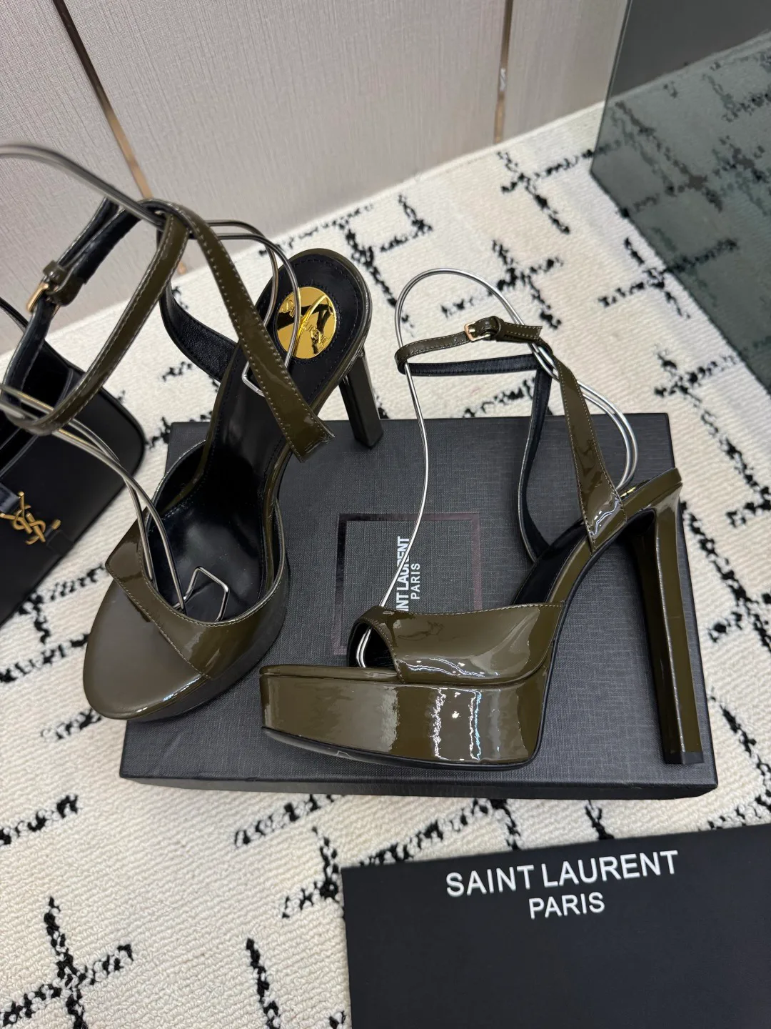 Women's Open-Toe Sandals SAINT LAURENT 18049021
