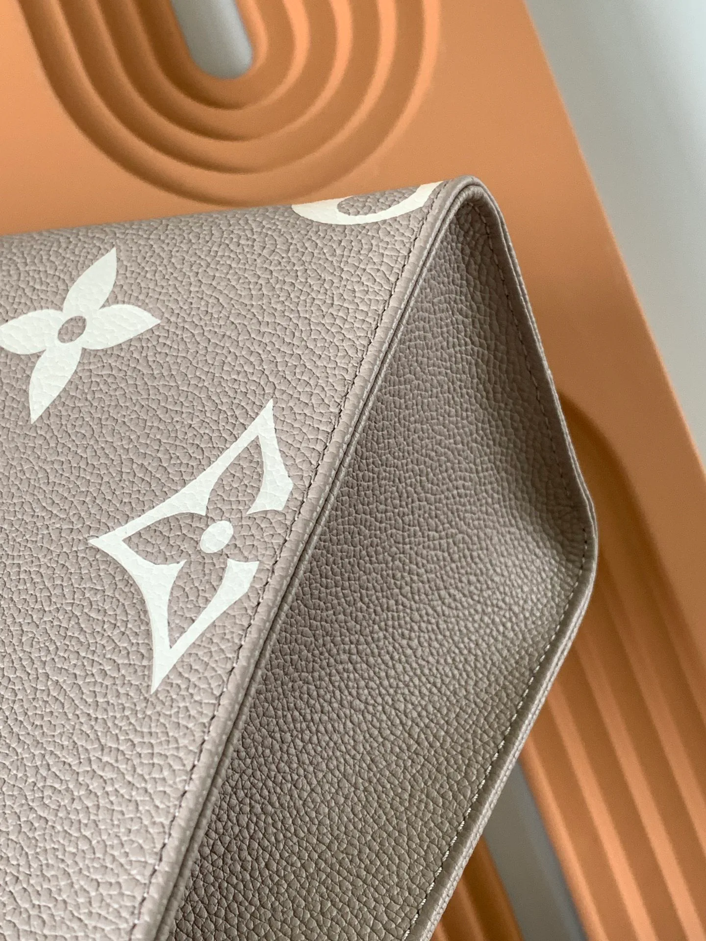 Women's Classic Handbags LOUIS VUITTON 18148137