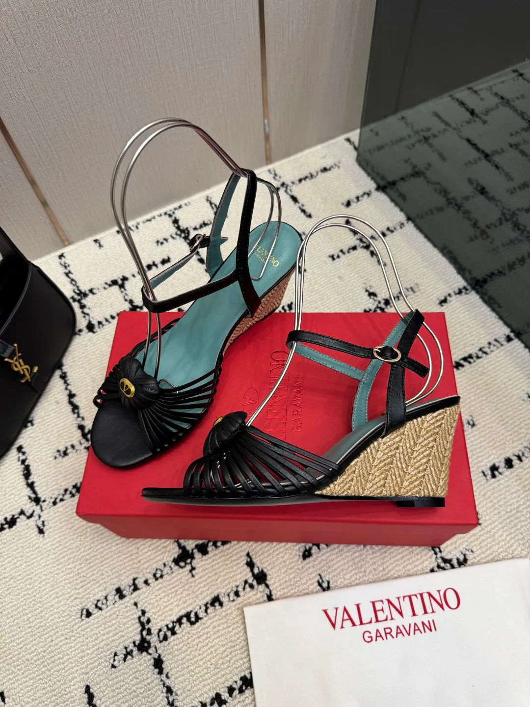 Women's Open-Toe Sandals VALENTINO 18049003