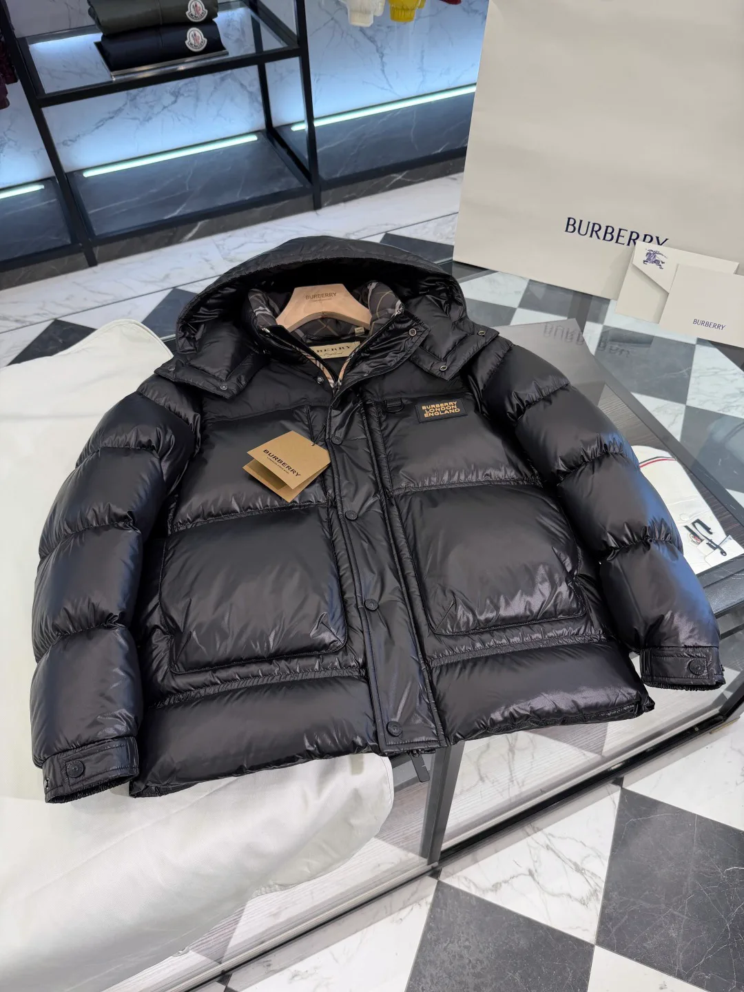 Women's Jackets And Down Jackets BURBERRY 17876507