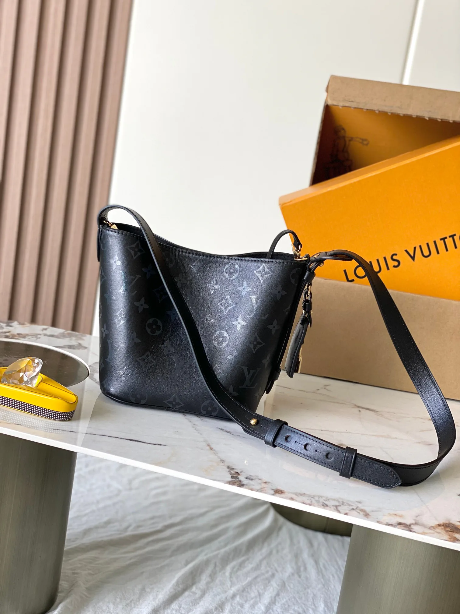Women's Classic Handbags LOUIS VUITTON 18521042