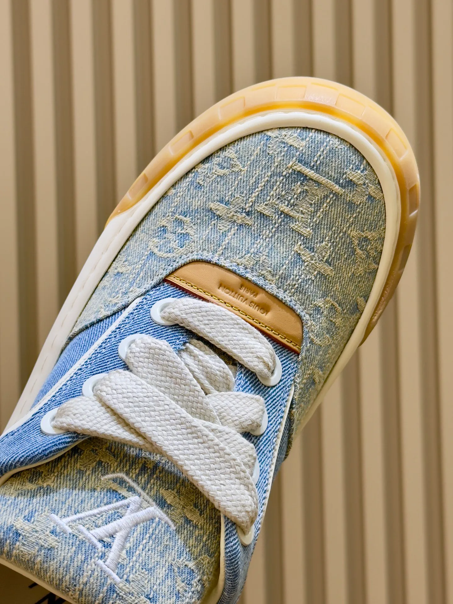 Men's Sneakers LOUIS VUITTON 18073511