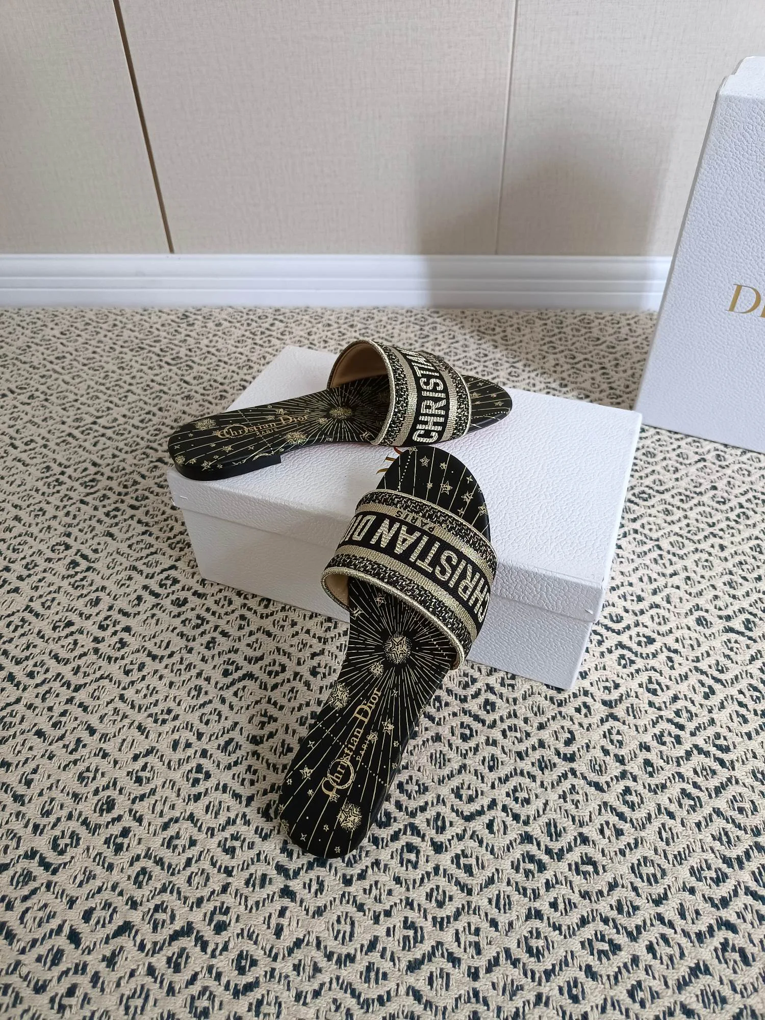 Women's Flip-Flops CHRISTIAN DIOR 17998148