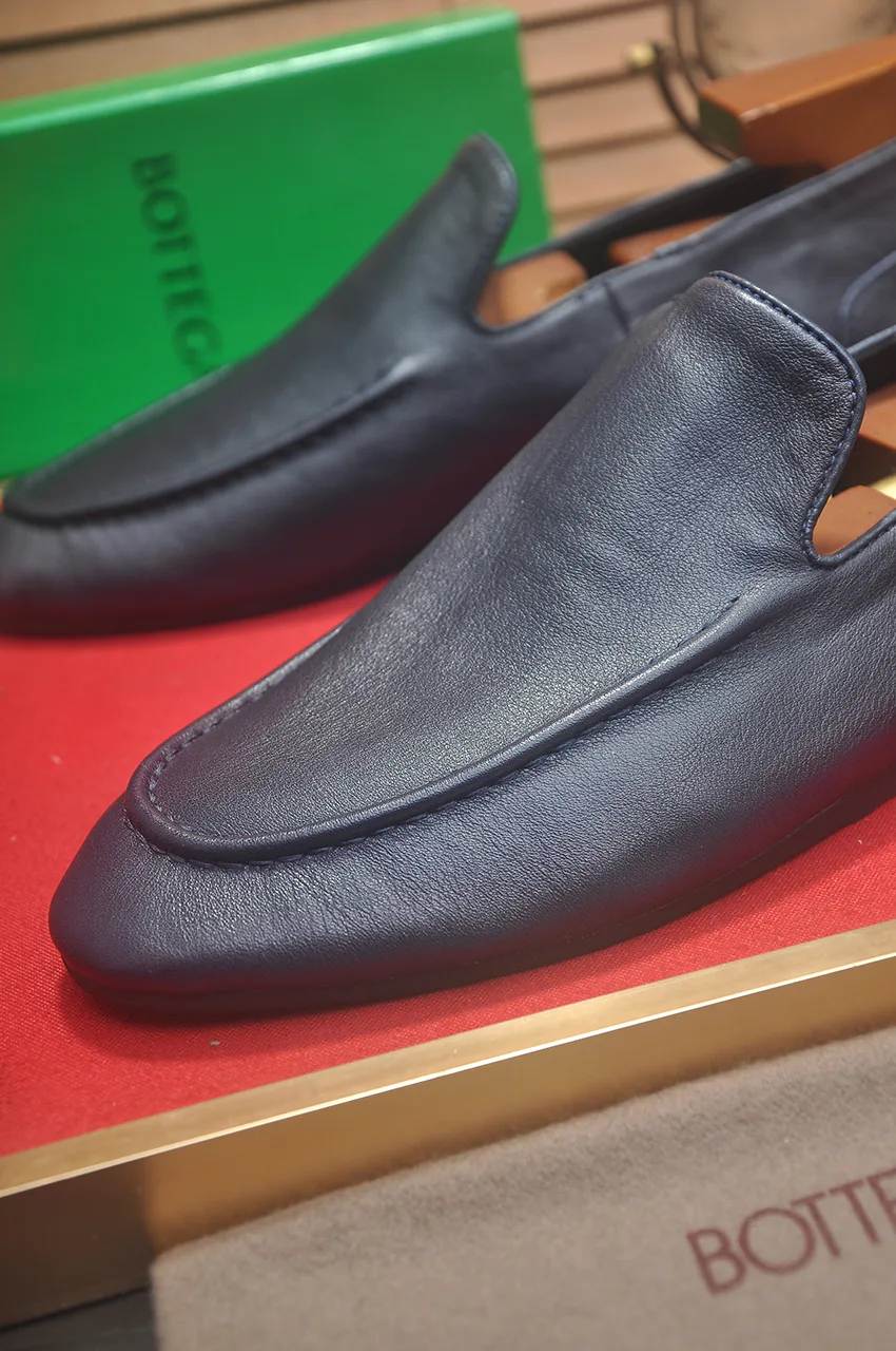 Men's Loafers And Dress Shoes BOTTEGA VENETA 17182681