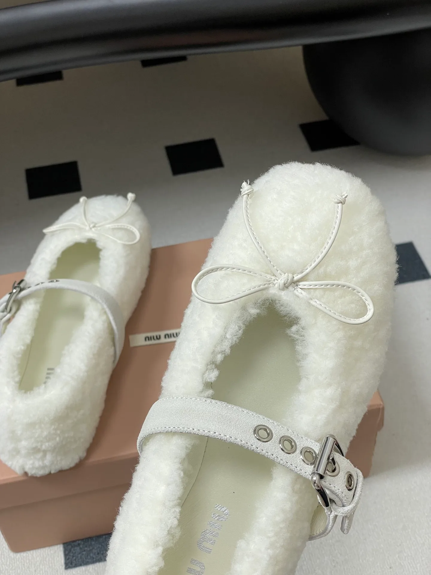 Women's Ballet Flats MIU MIU 18041530