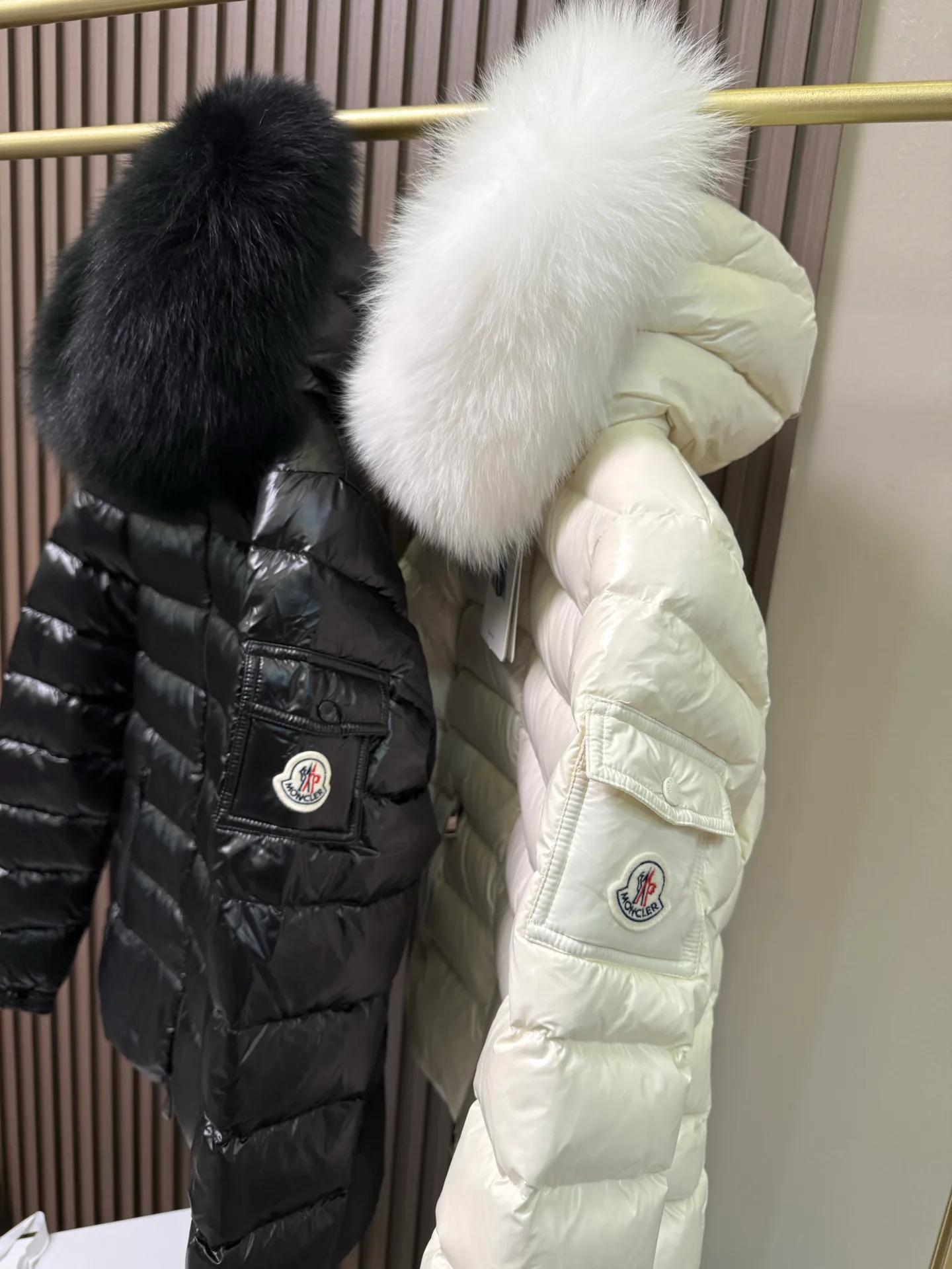 Women's Jackets And Down Jackets MONCLER 17899287