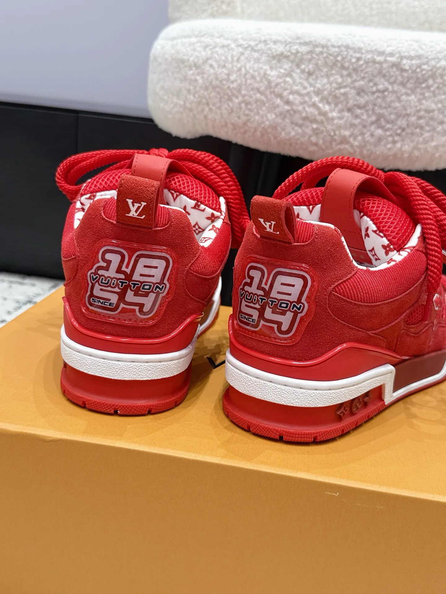 Women's Sneakers LOUIS VUITTON 17044287