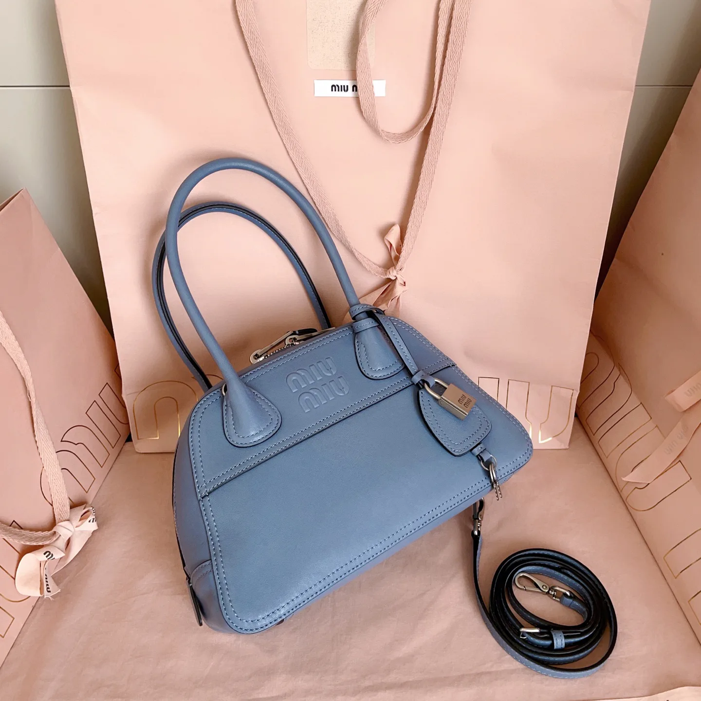 Классические Сумки Женские Miu Miu 18602457