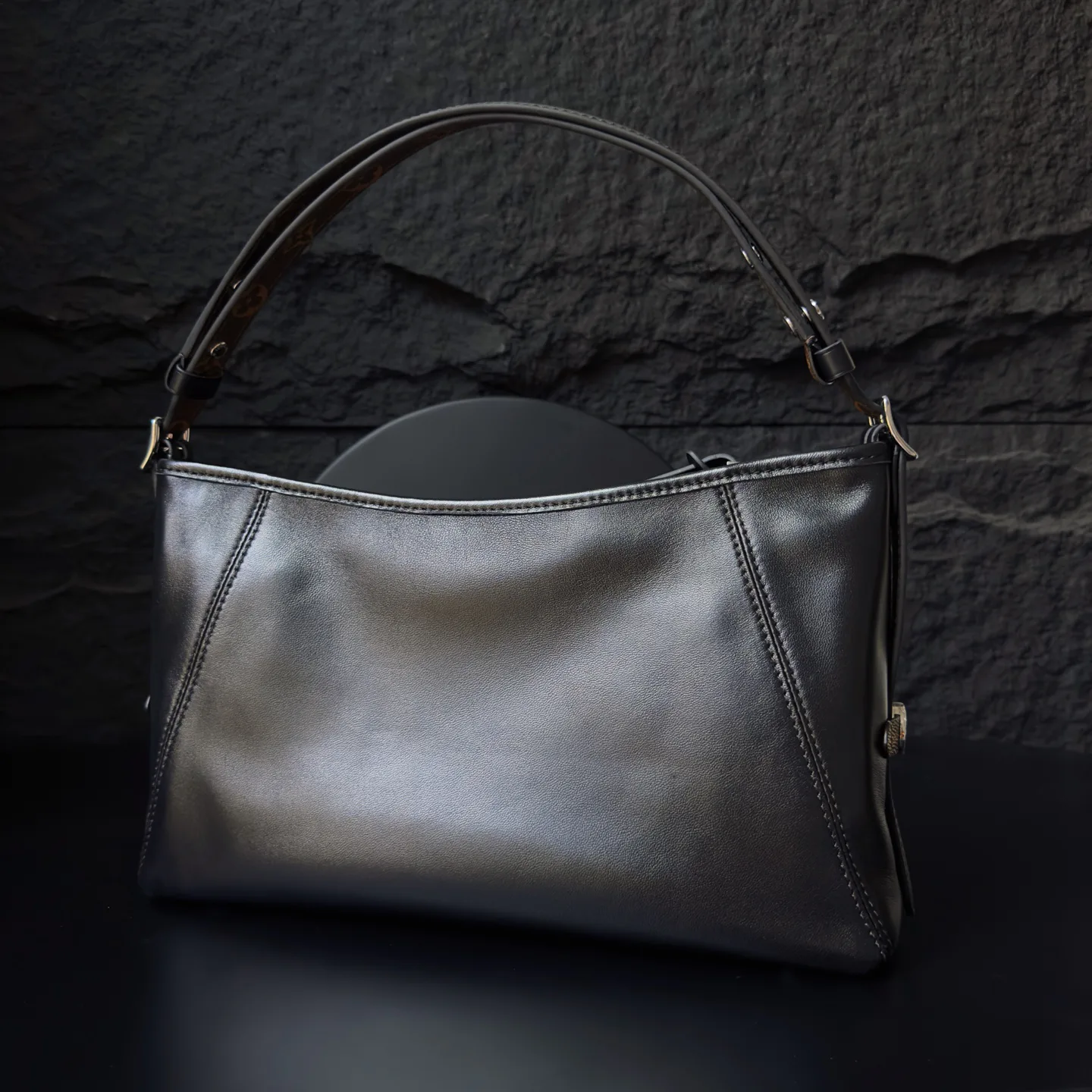 Women's Classic Handbags LOUIS VUITTON 17906947