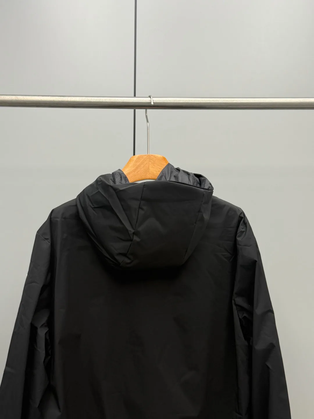 Men's Jackets And Down Jackets MONCLER 18330235