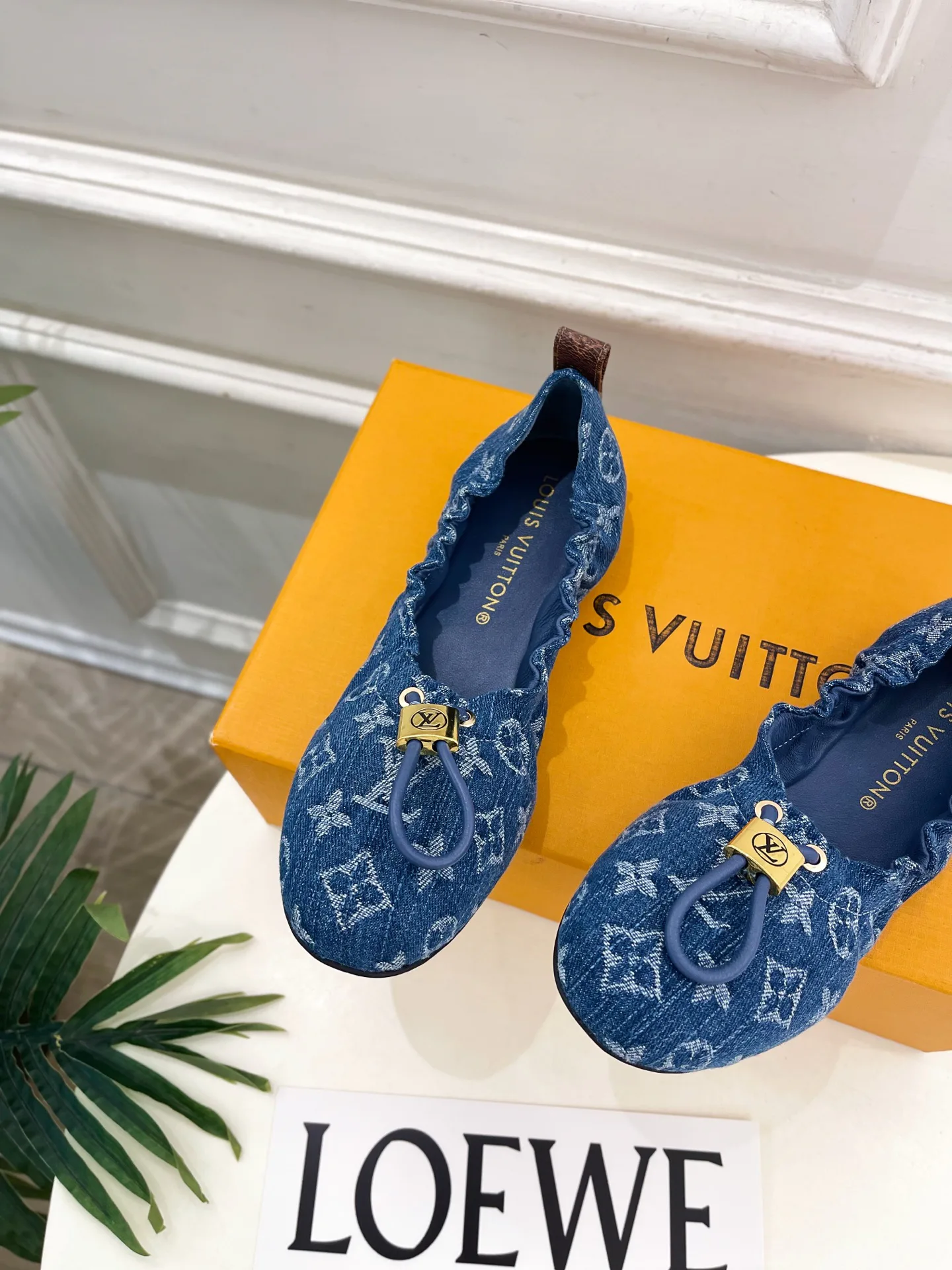 Women's Ballet Flats LOUIS VUITTON 17646560