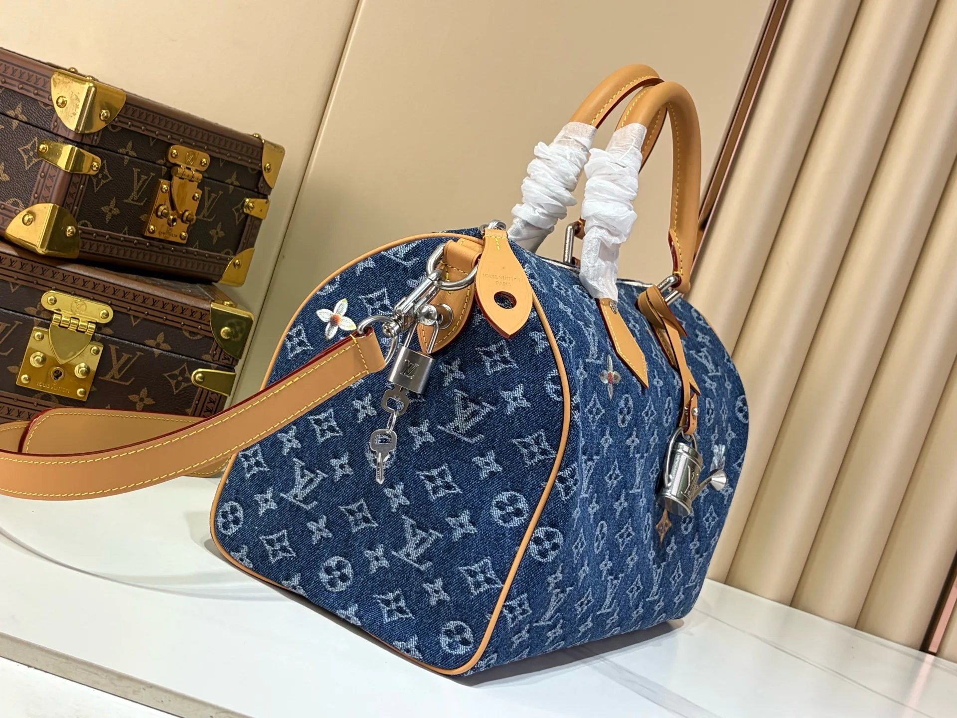 Women's Classic Handbags LOUIS VUITTON 17450396