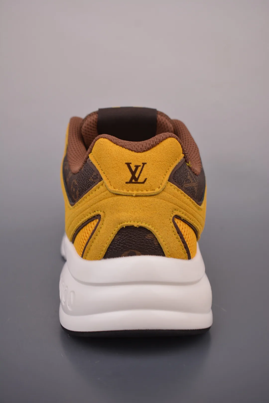 Women's Sneakers LOUIS VUITTON 17429975