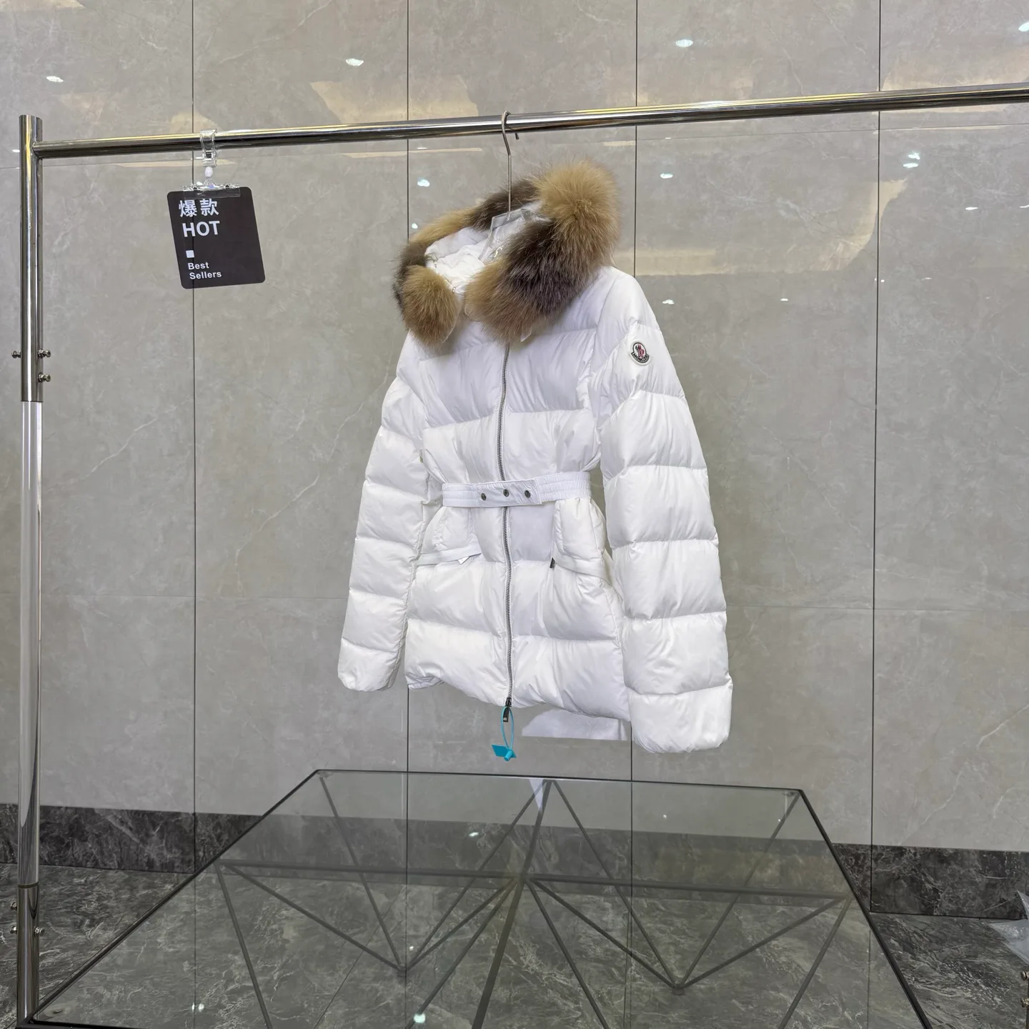Women's Jackets And Down Jackets MONCLER 17949883