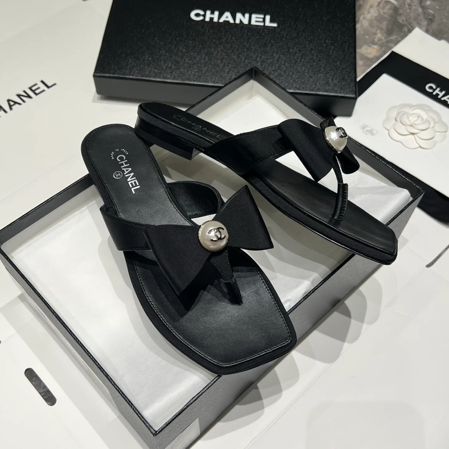 Women's Flip-Flops CHANEL 17693142