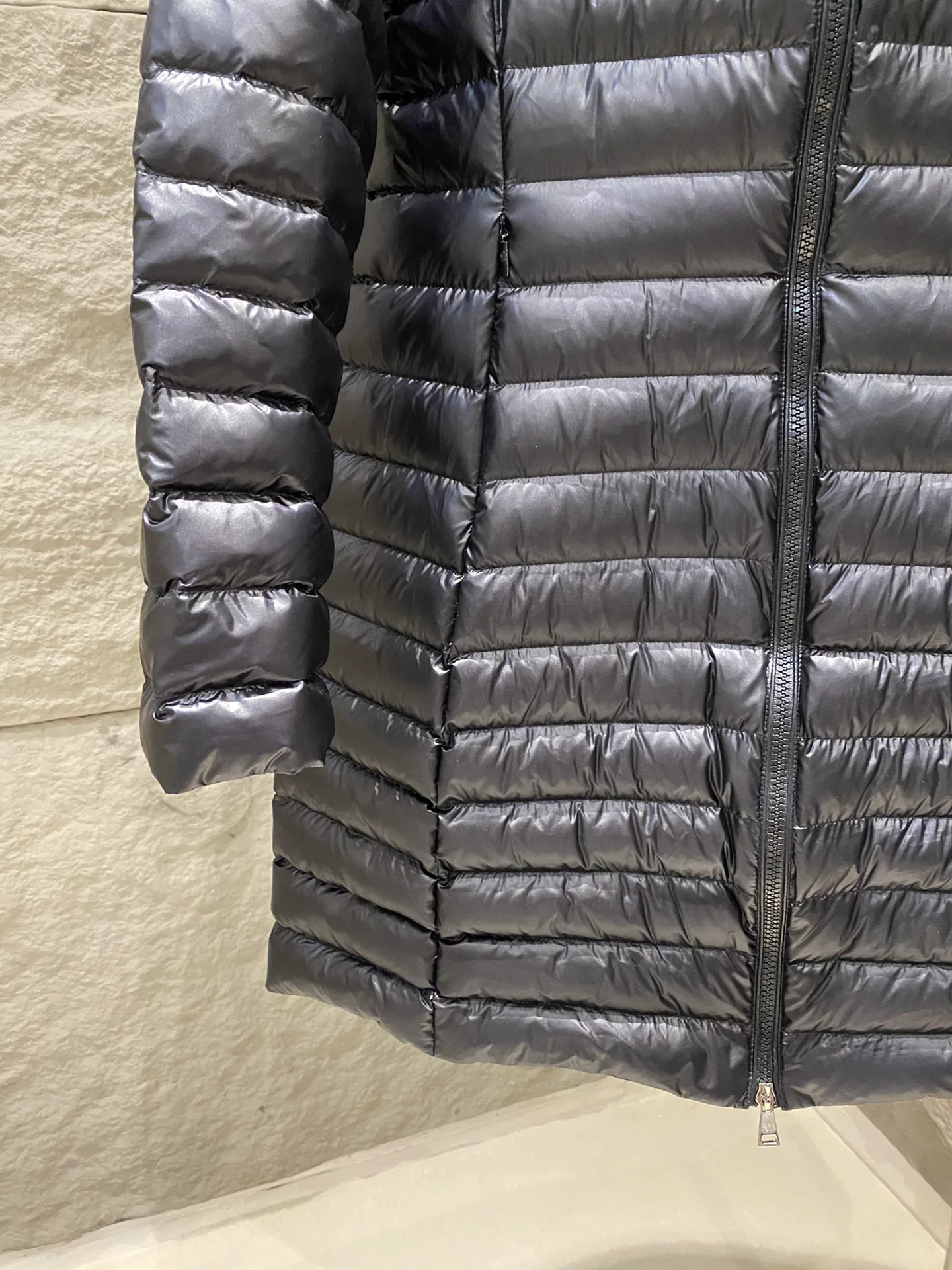 Women's Jackets And Down Jackets MONCLER 18016655
