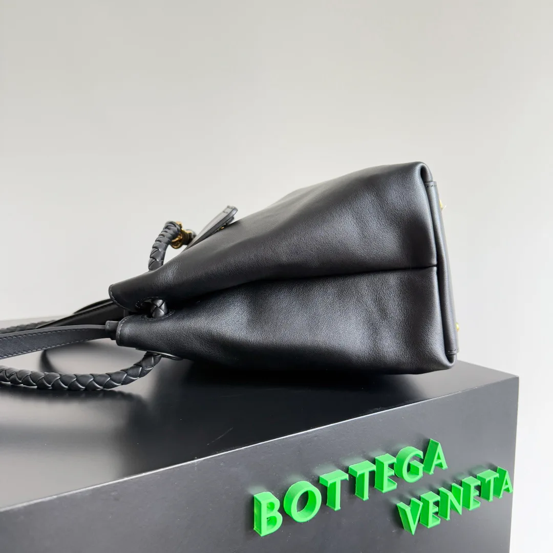 Women's Classic Handbags BOTTEGA VENETA 16878916