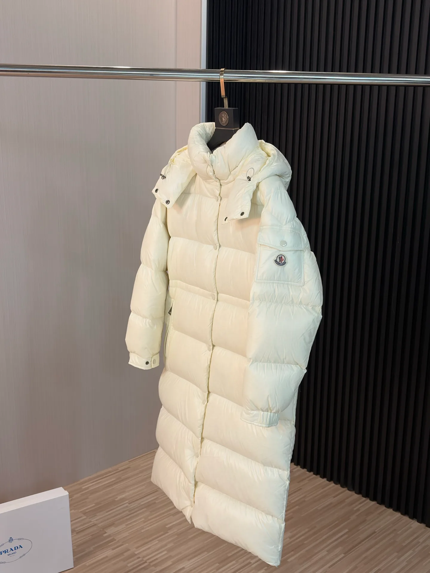 Women's Jackets And Down Jackets MONCLER 18491621