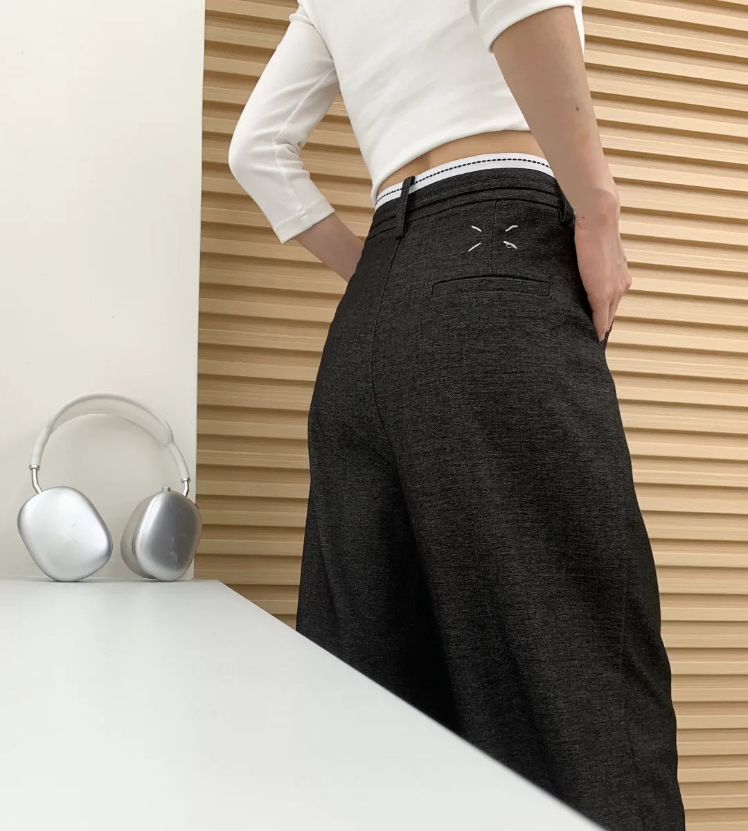 Women's Trousers MAISON MARGIELA 18199283