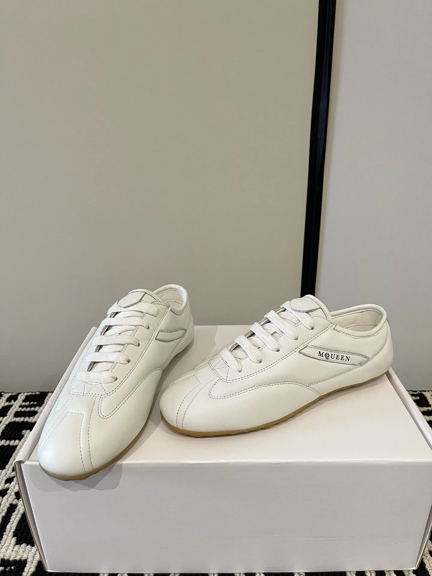 Women's Sneakers ALEXANDER MCQUEEN 18386237