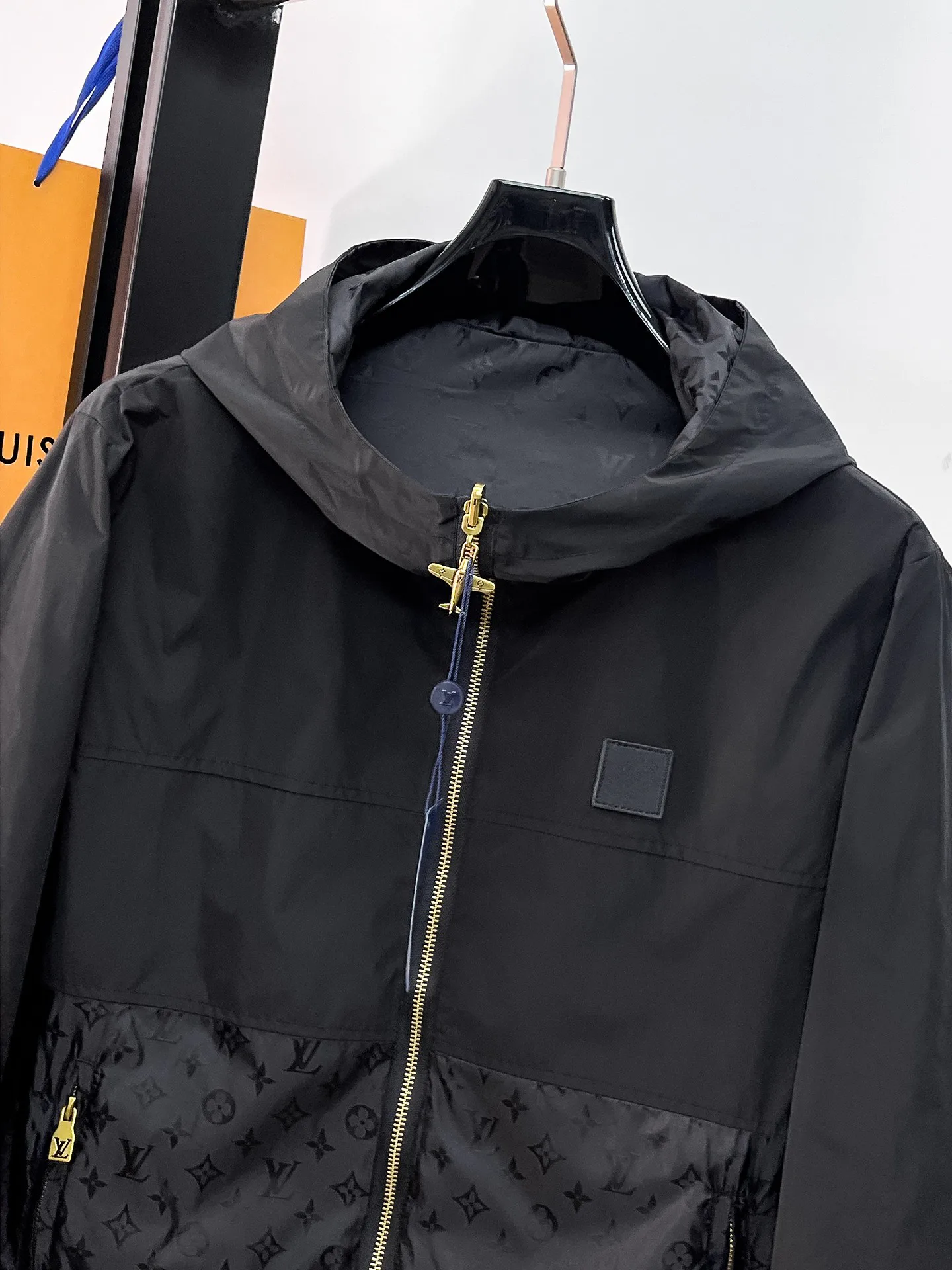 Men's Jackets And Down Jackets LOUIS VUITTON 17966711