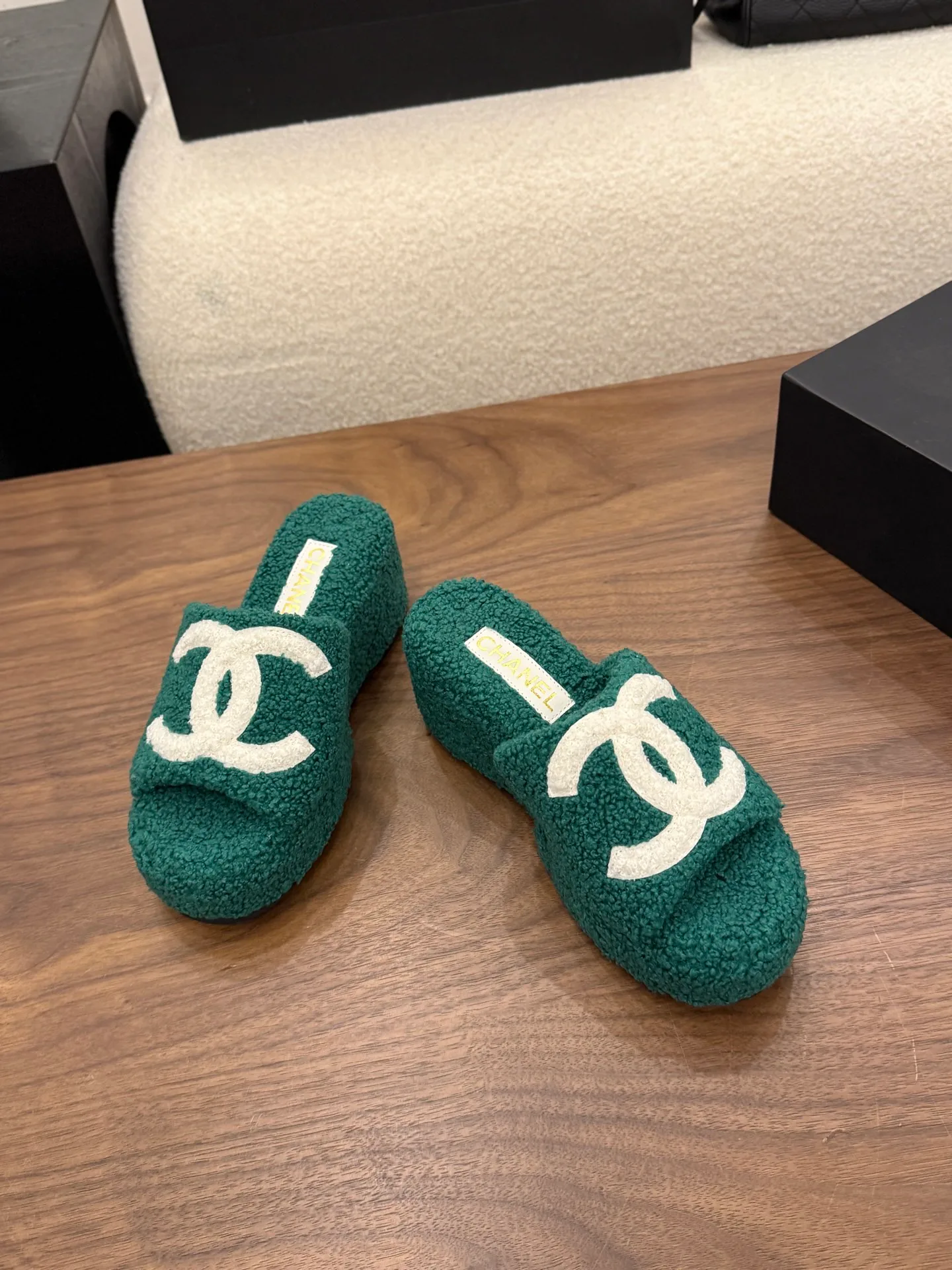 Women's Slippers CHANEL 18440718