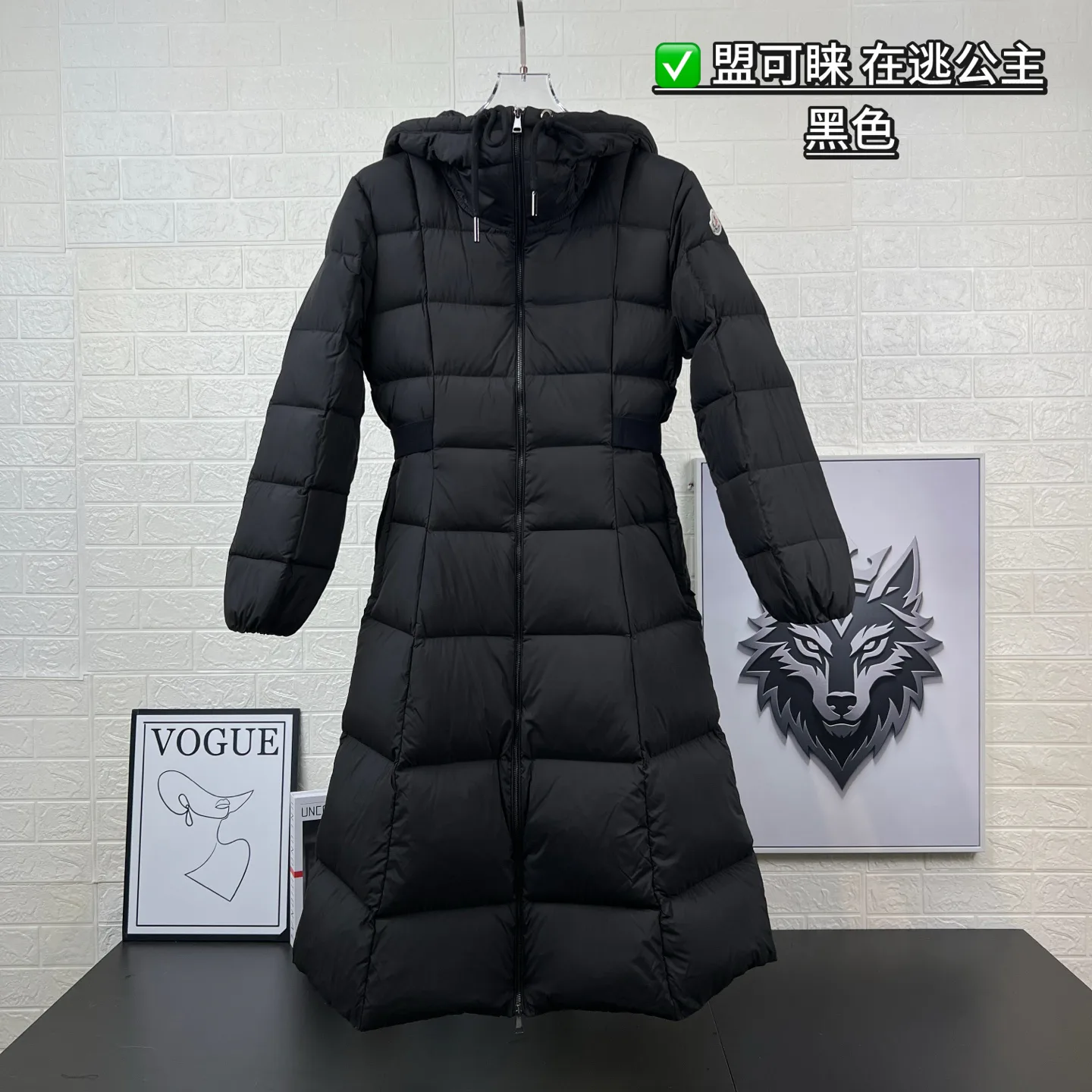Women's Jackets And Down Jackets MONCLER 18326204