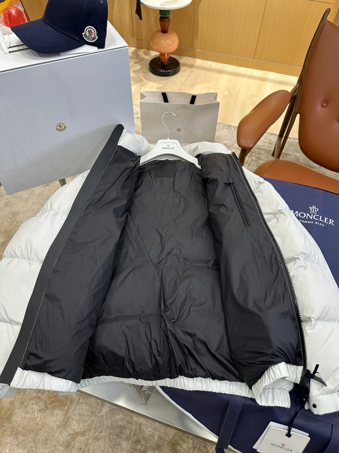Men's Jackets And Down Jackets MONCLER 18359921