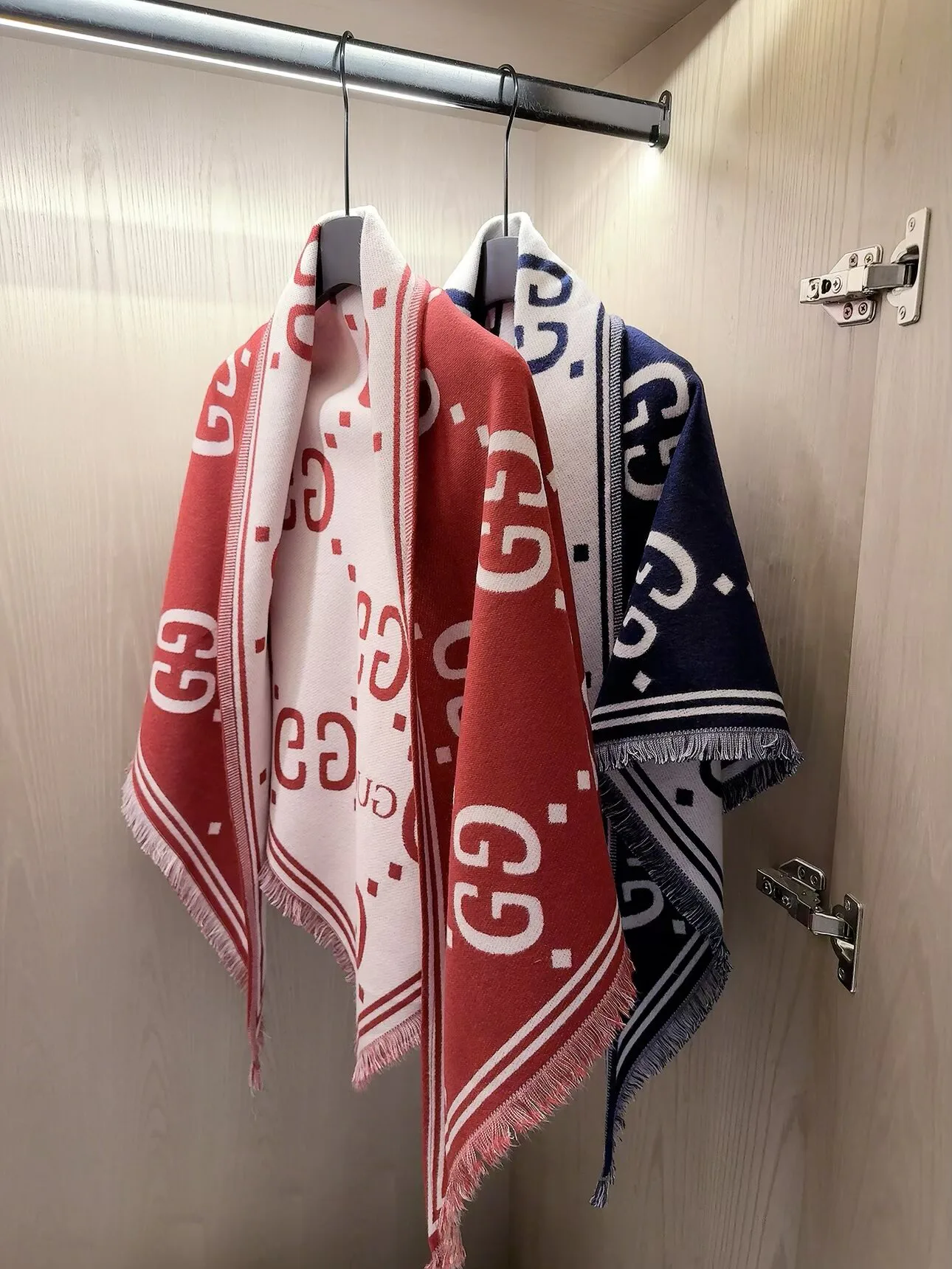 Scarves GUCCI 18002862