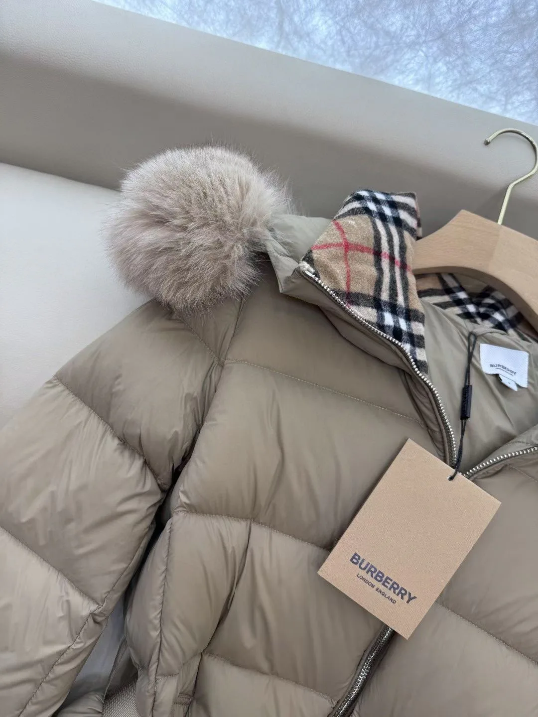 Women's Jackets And Down Jackets BURBERRY 18043117