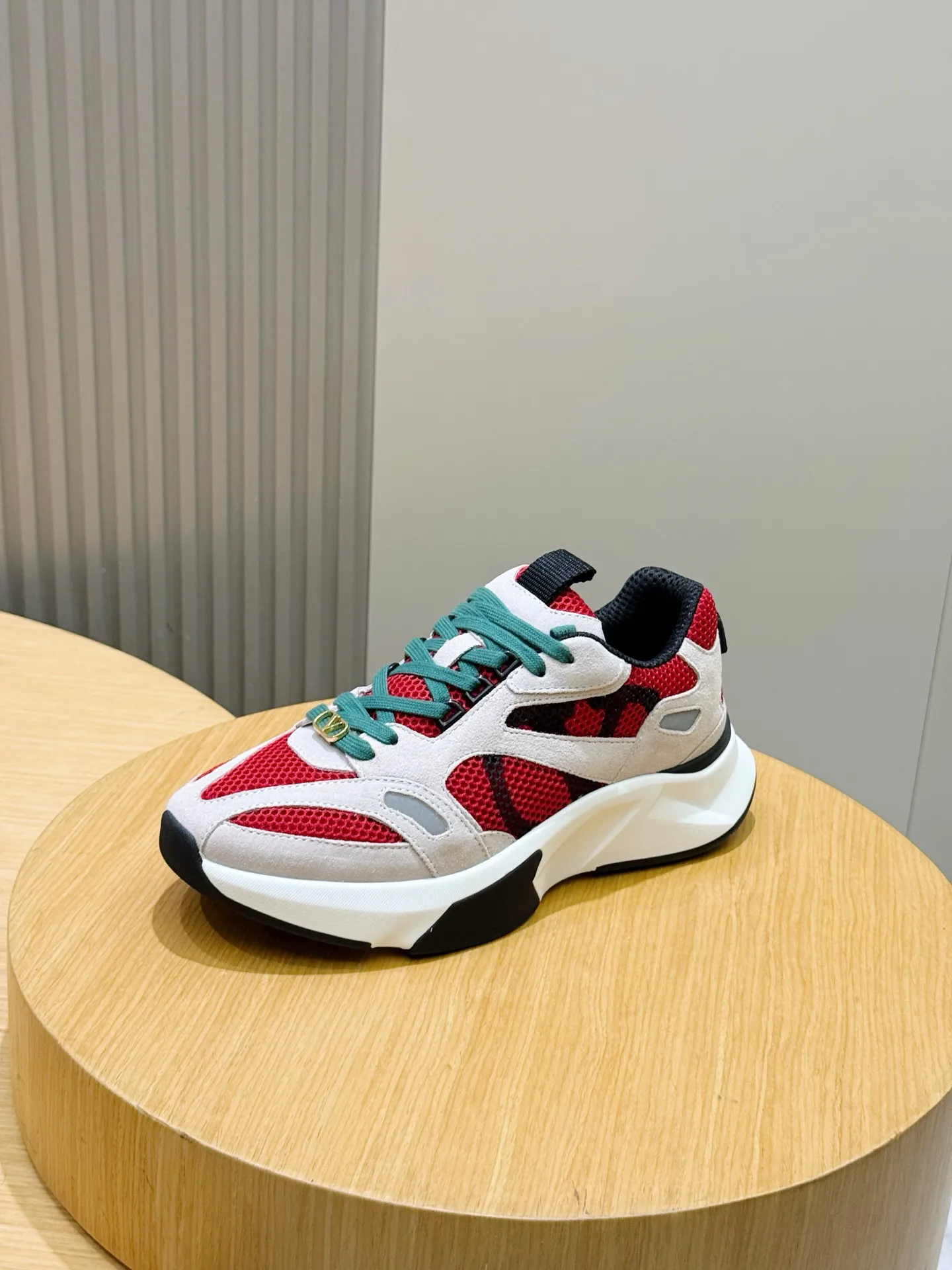 Men's Sneakers VALENTINO 18101557