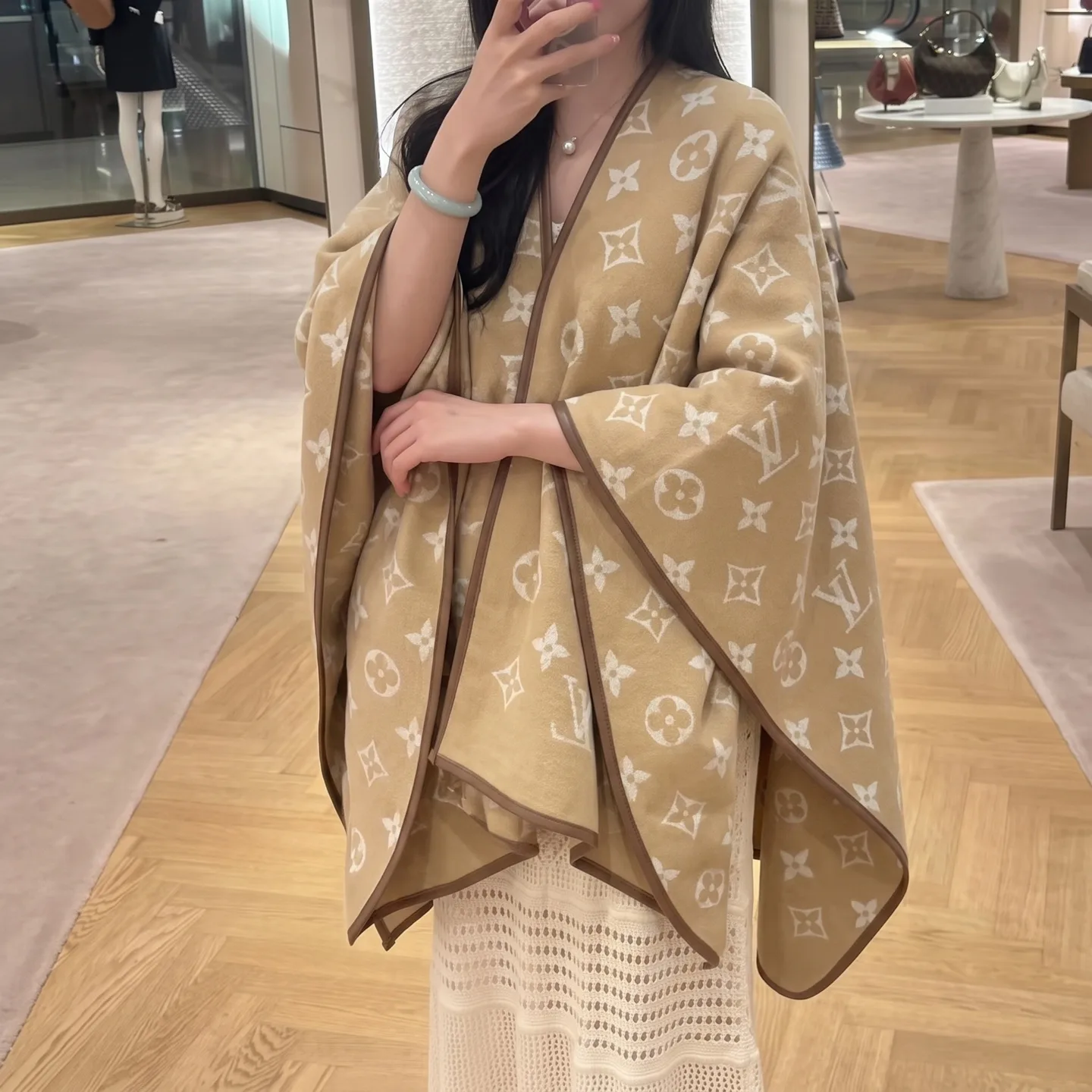 Women's Coats LOUIS VUITTON 18262611