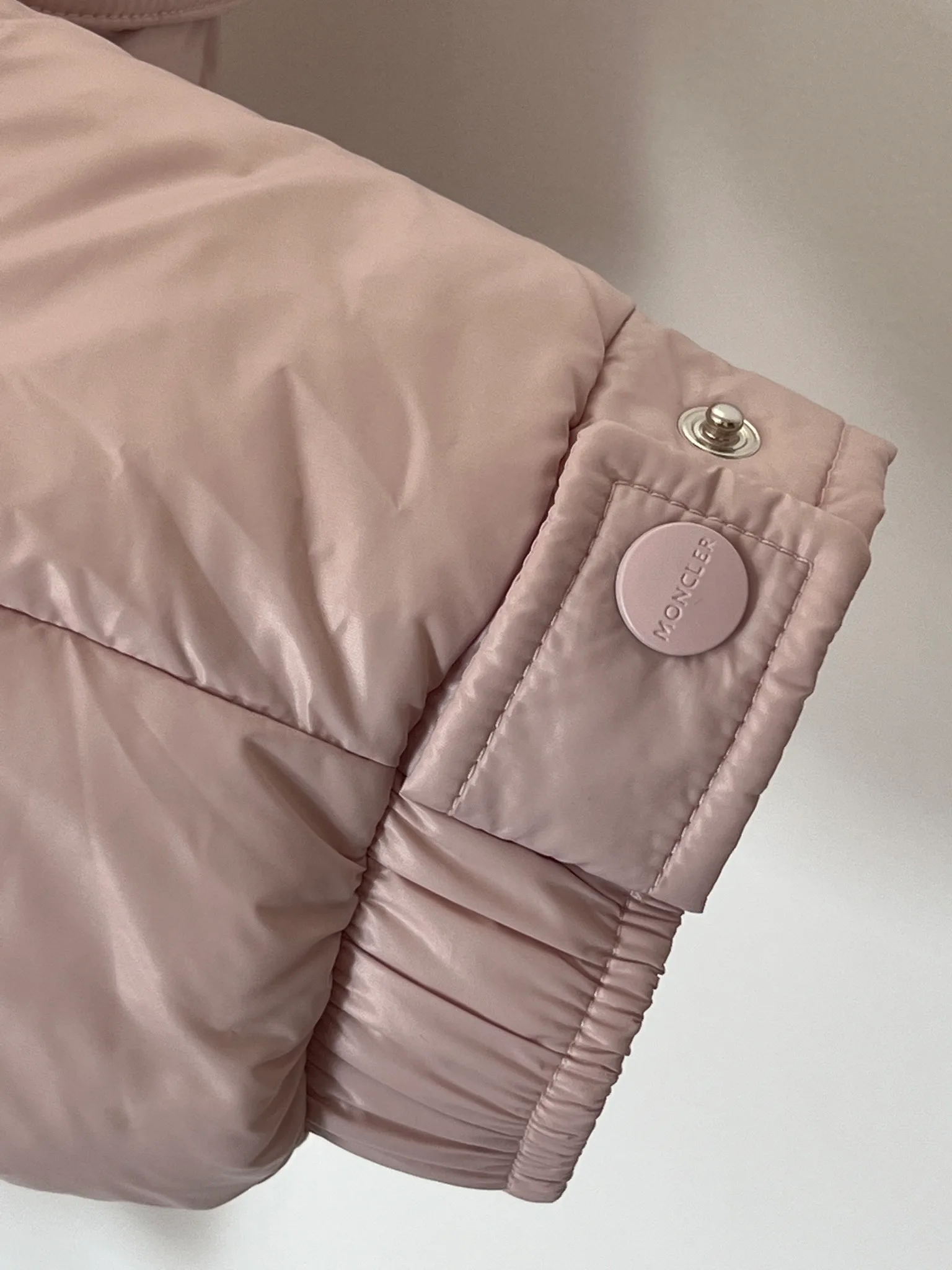Women's Jackets And Down Jackets MONCLER 18416133