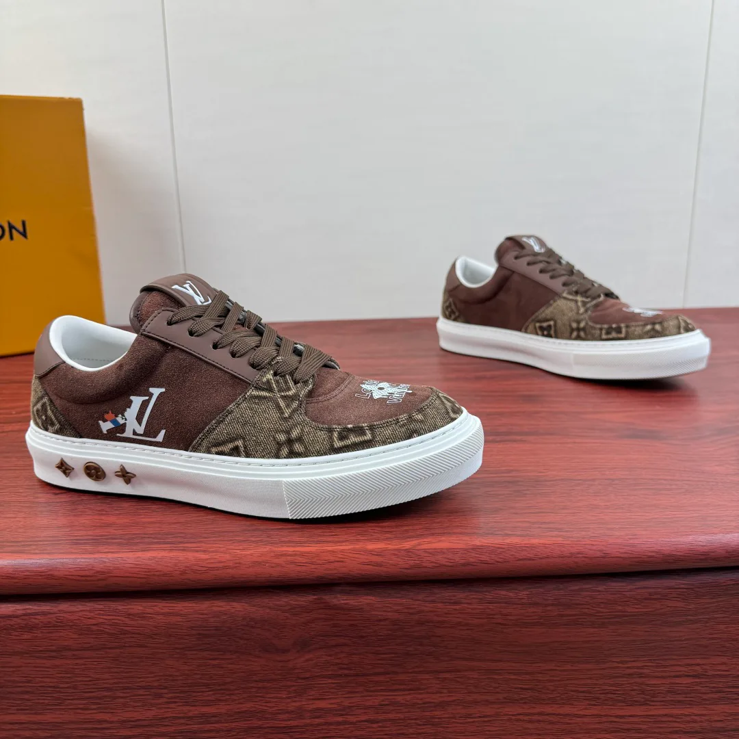 Men's Sneakers LOUIS VUITTON 18100491