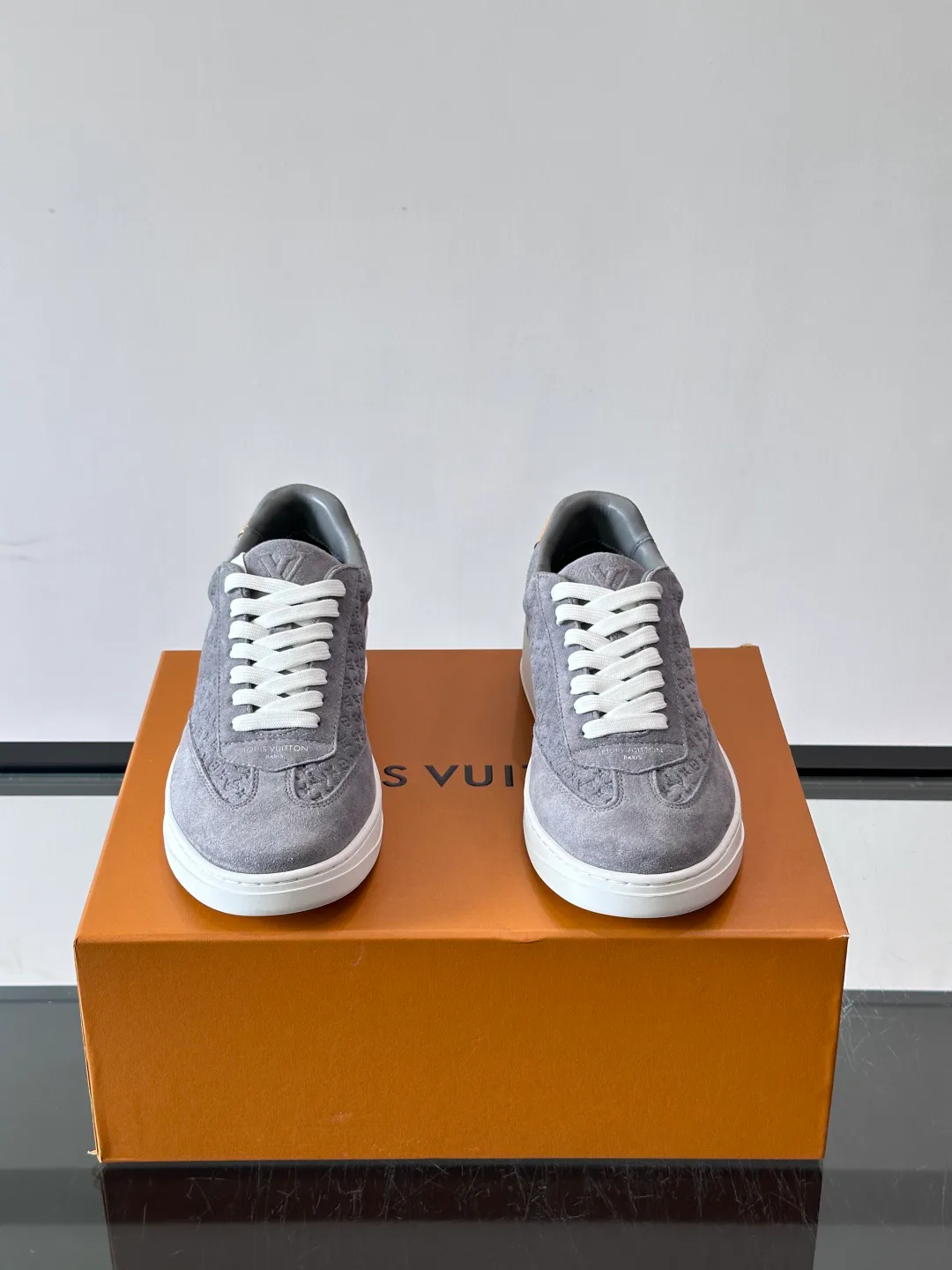 Men's Sneakers LOUIS VUITTON 17646127