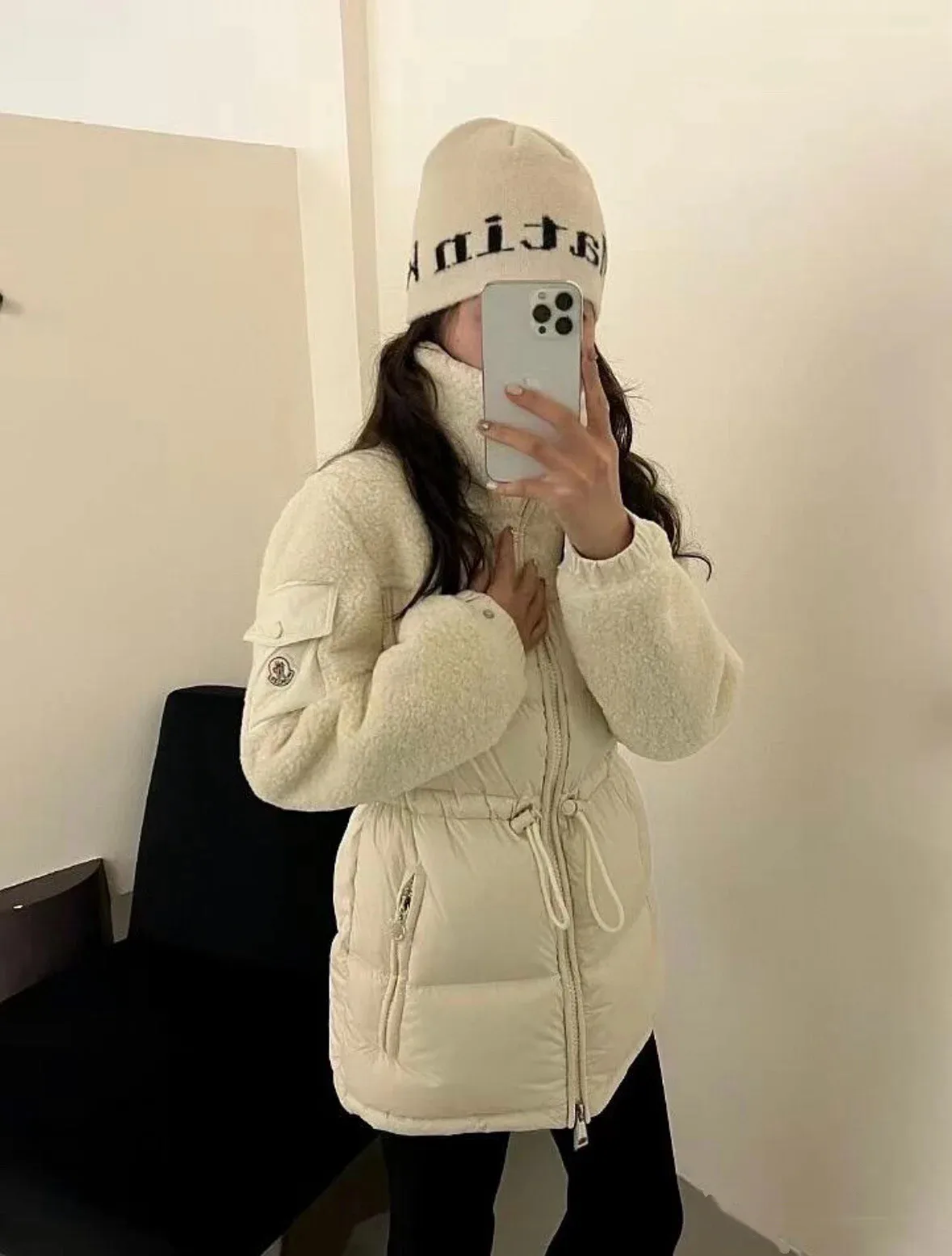 Women's Jackets And Down Jackets MONCLER 18415677