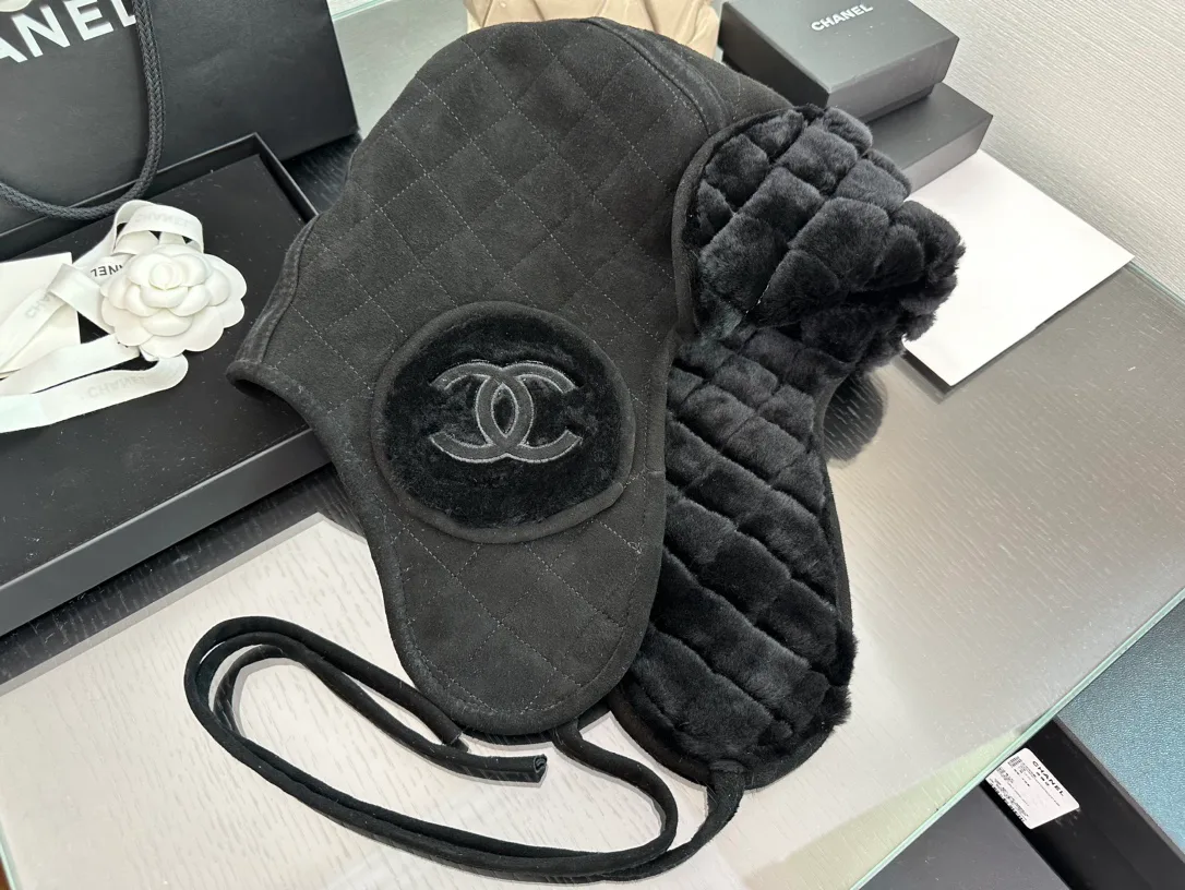 Hats CHANEL 18347668