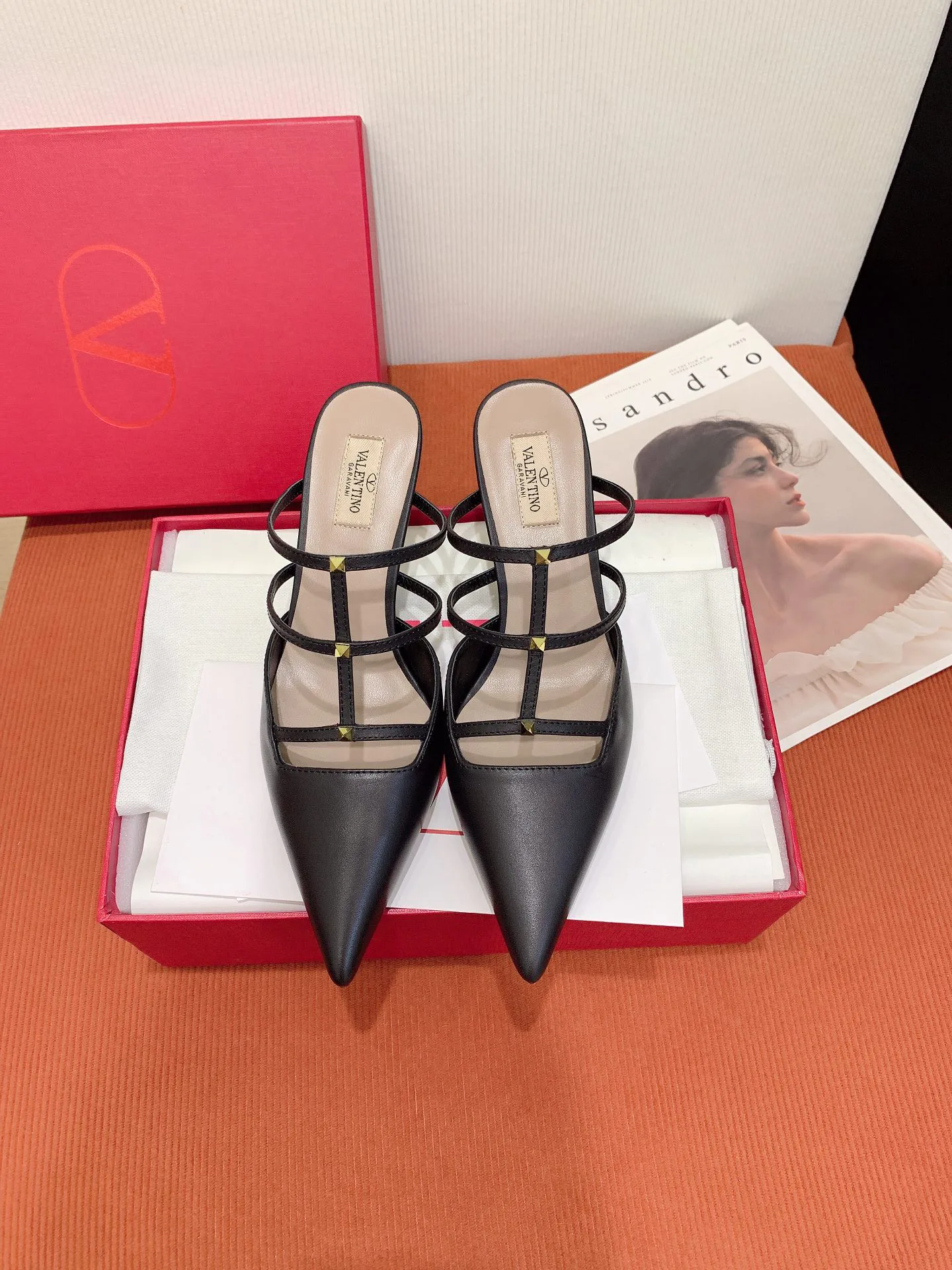 Women's Mules And Clogs VALENTINO 17963053