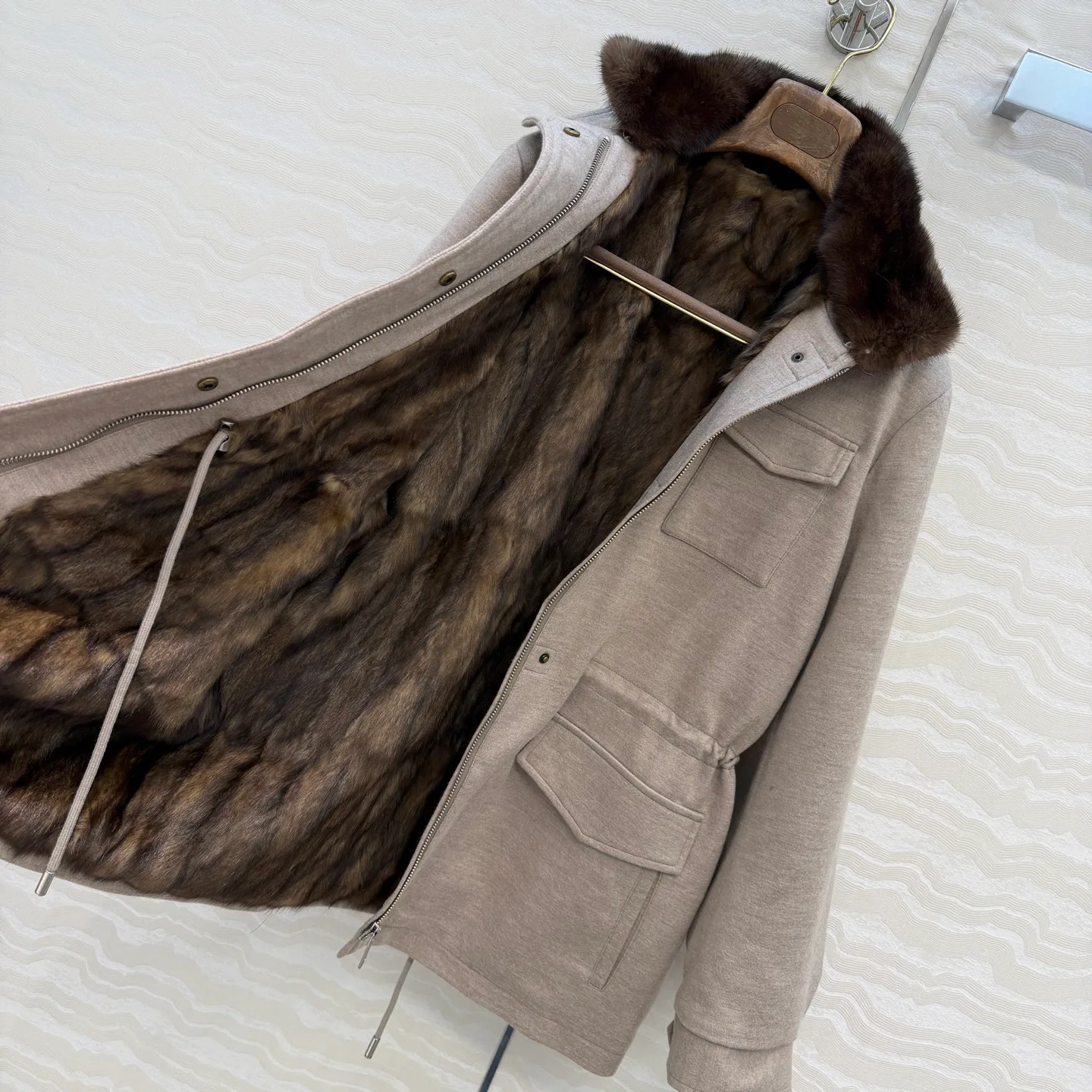 Women's Jackets And Down Jackets LORO PIANA 18115106