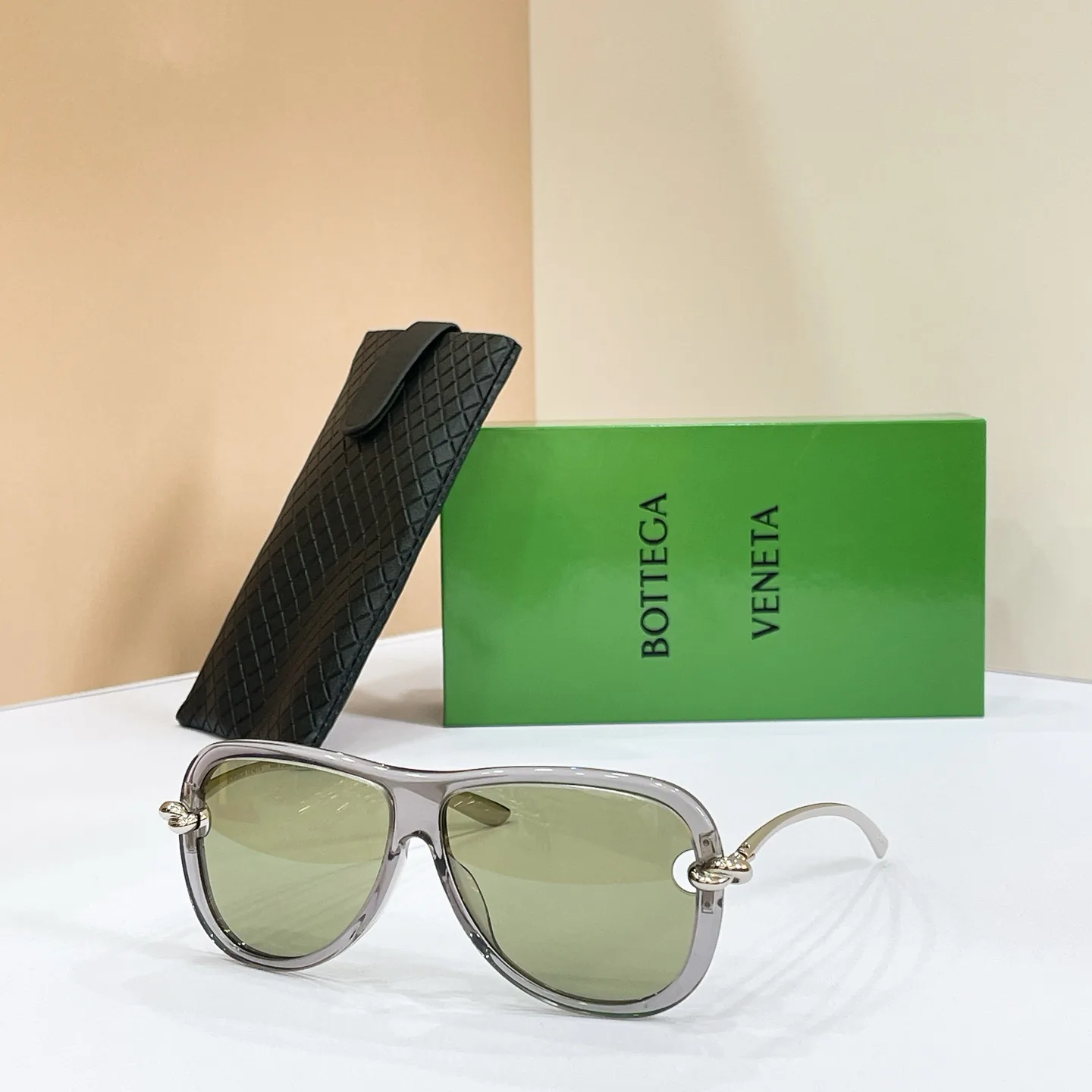 Glasses BOTTEGA VENETA 16887528