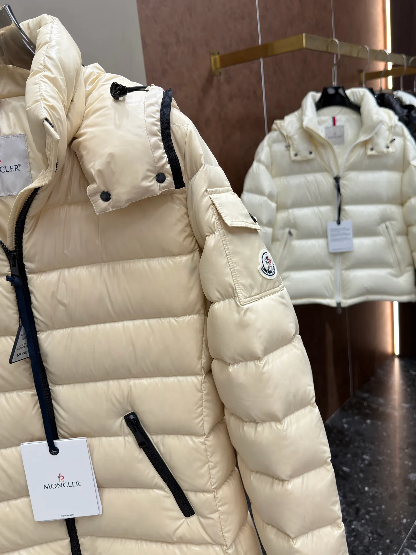 Куртки И Пуховики Женские Moncler 18631575