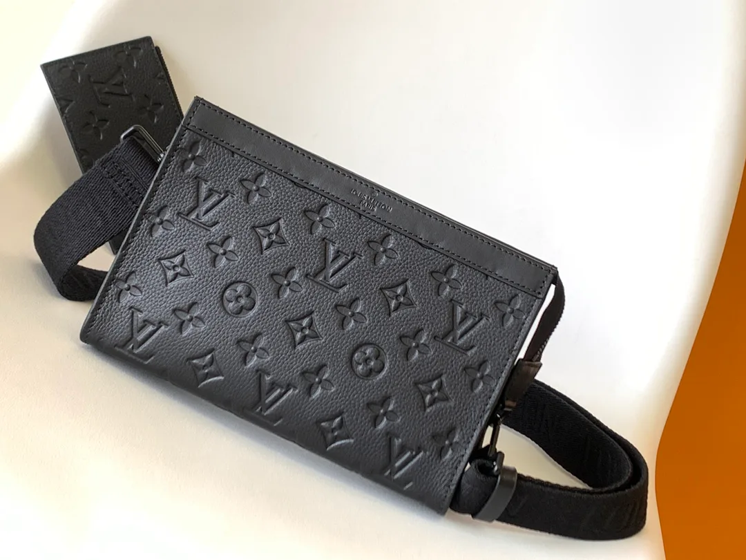 Women's Shoulder Bags LOUIS VUITTON 17904112