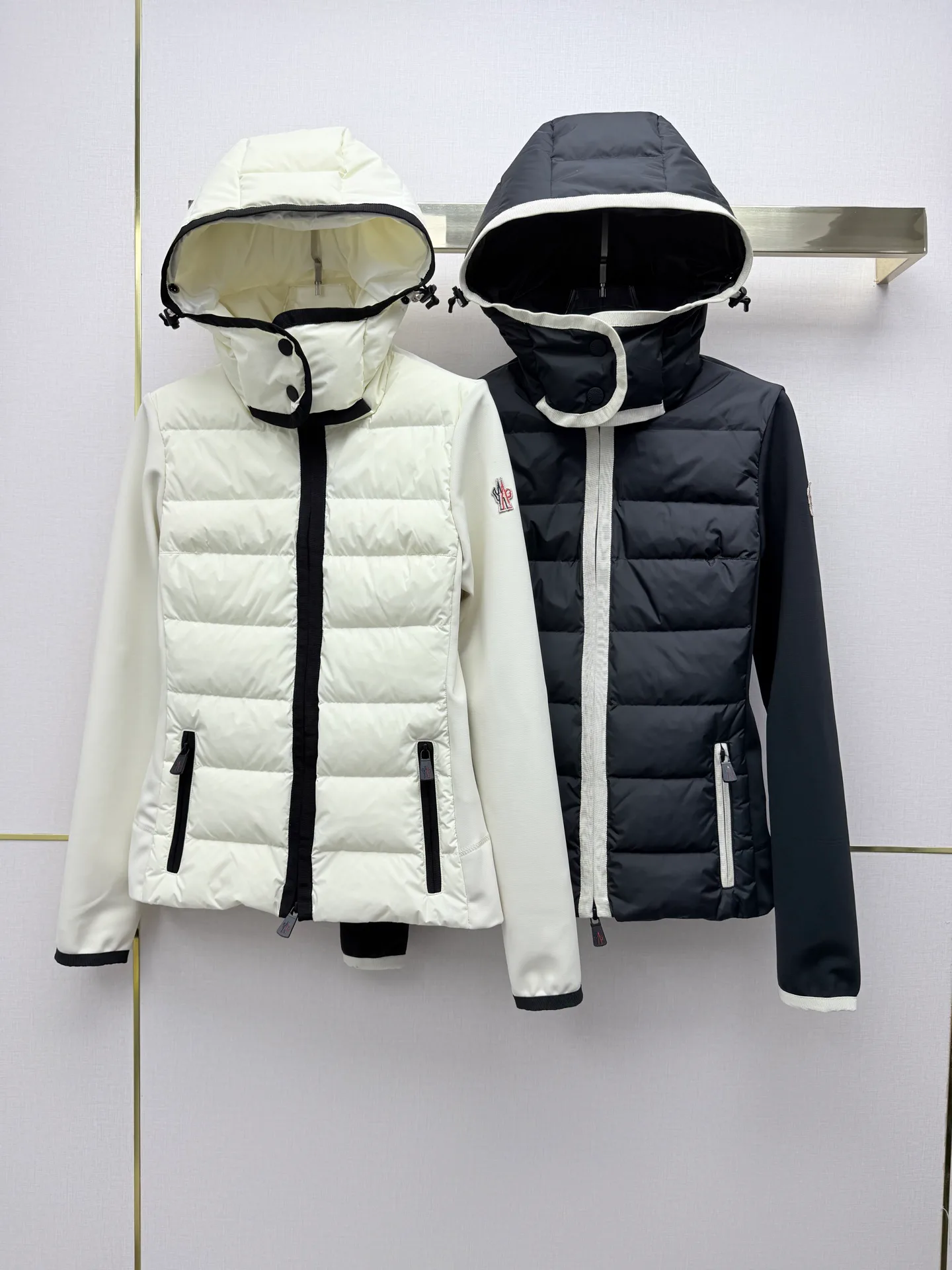 Women's Jackets And Down Jackets MONCLER 18435808