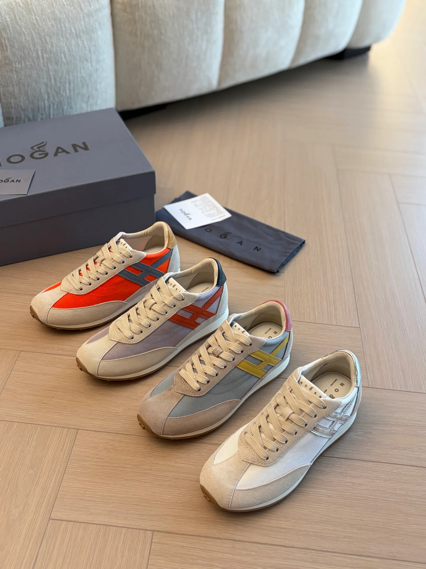 Women's Sneakers HOGAN 18063998